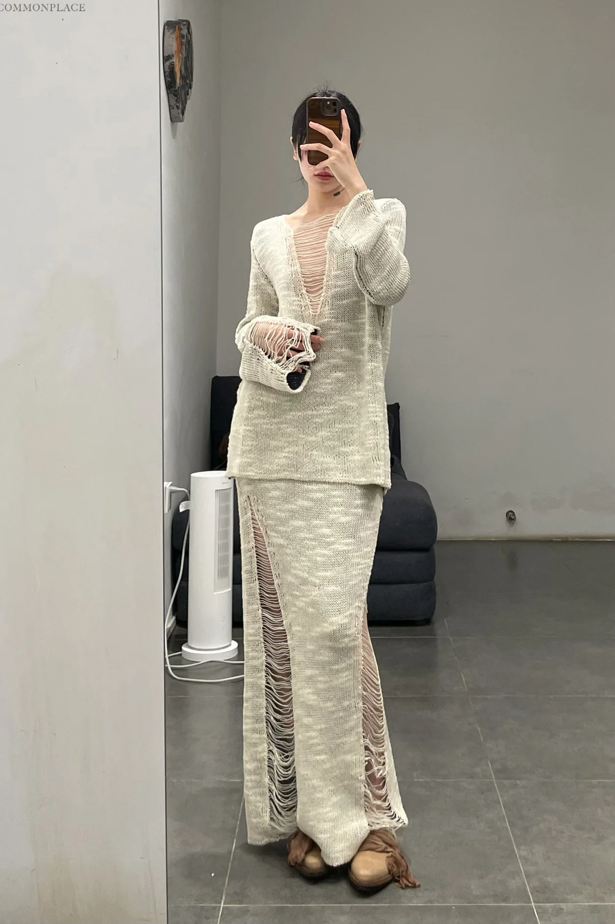 SWAYING/KNIT floating line slim long skirt SW23AW3B33 off-white - Image 18