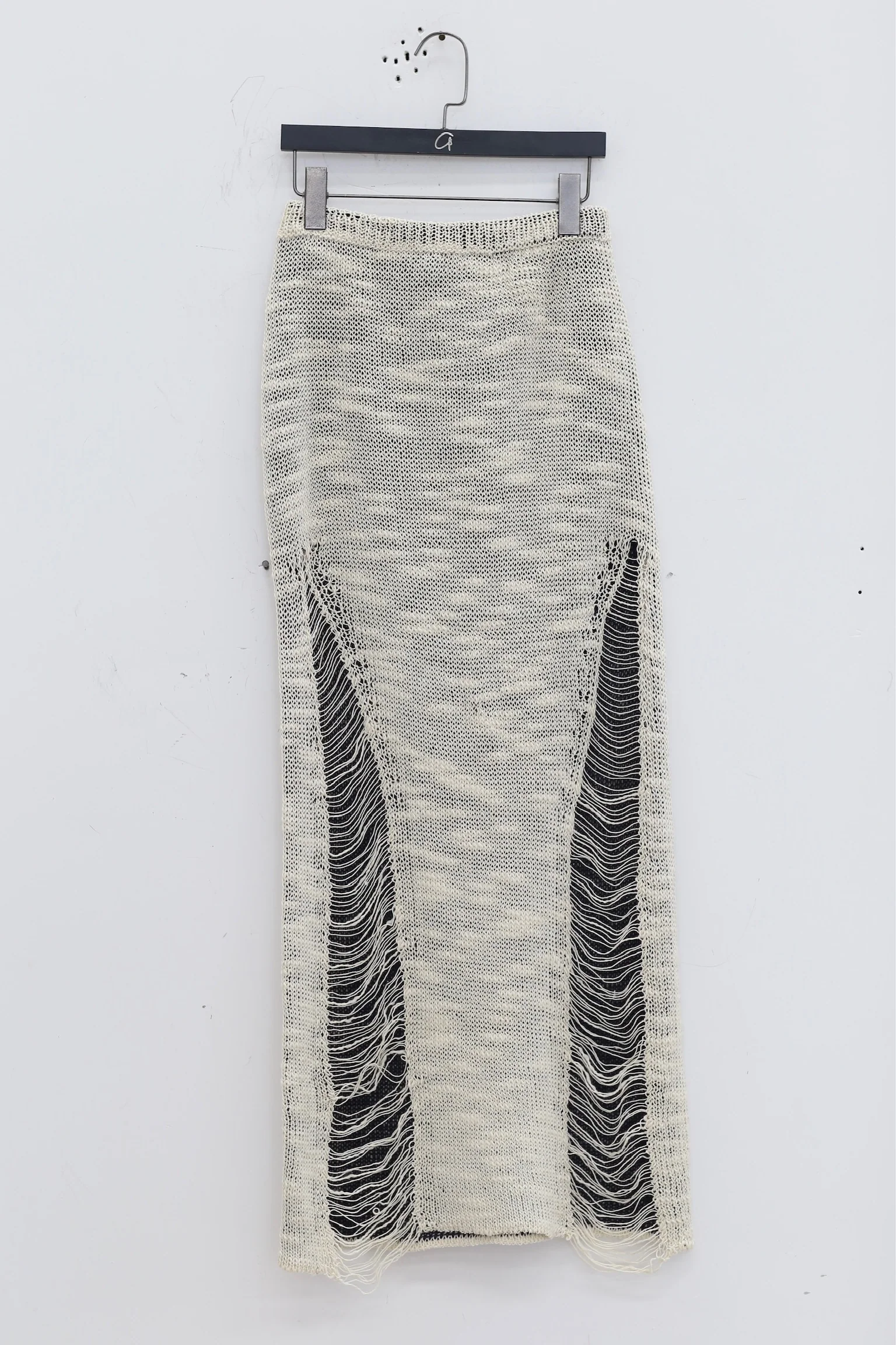 SWAYING/KNIT floating line slim long skirt SW23AW3B33 off-white - Image 6