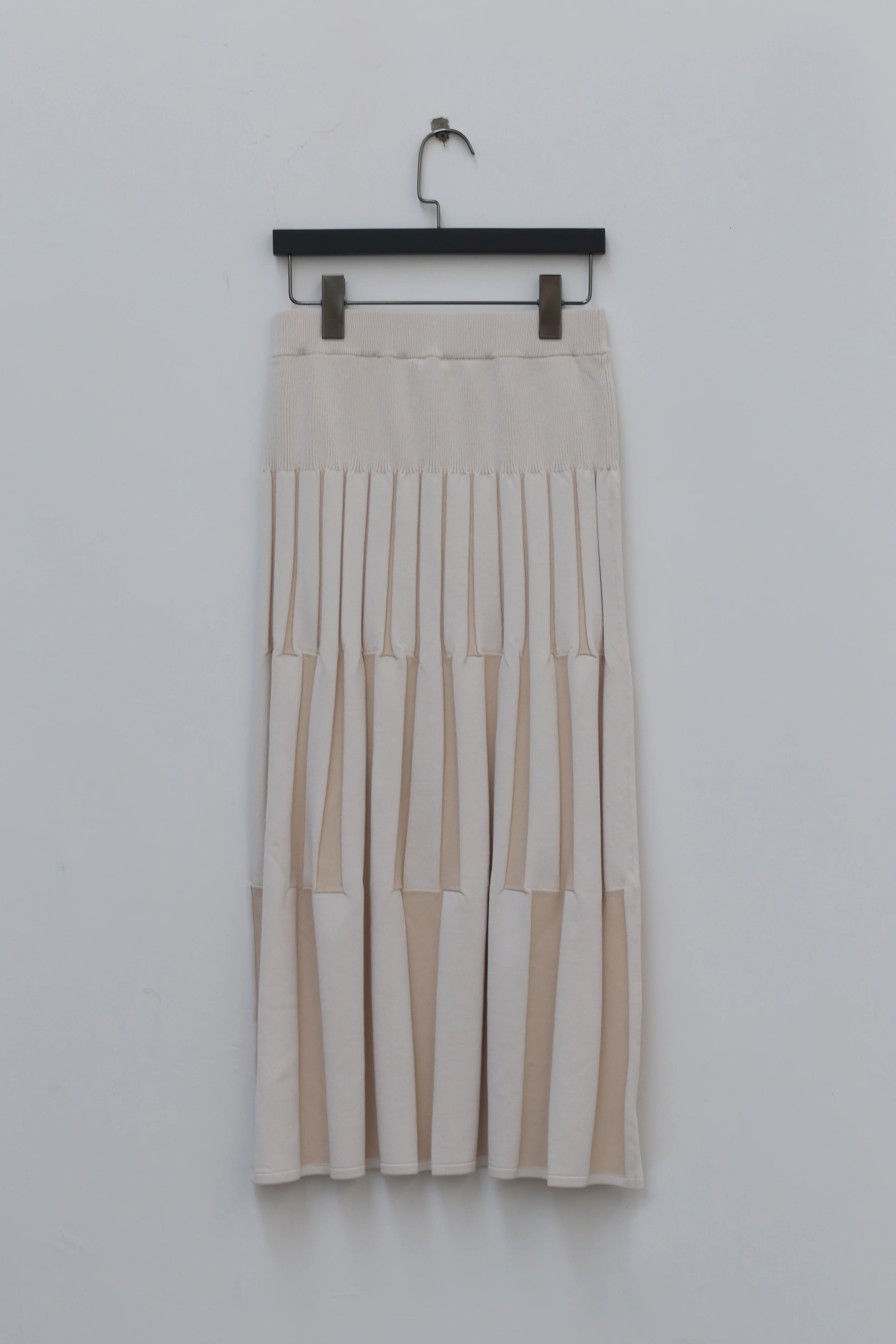 SWAYING/KNIT Gradient Vertical Stripe Skirt SW211XZ22 - Image 6