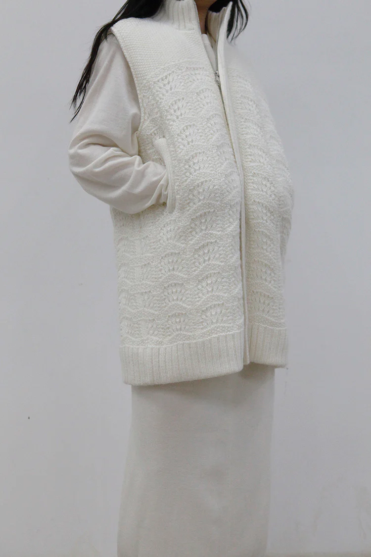 SWAYING/KNIT high collar vest SW212SZ35 - Image 3