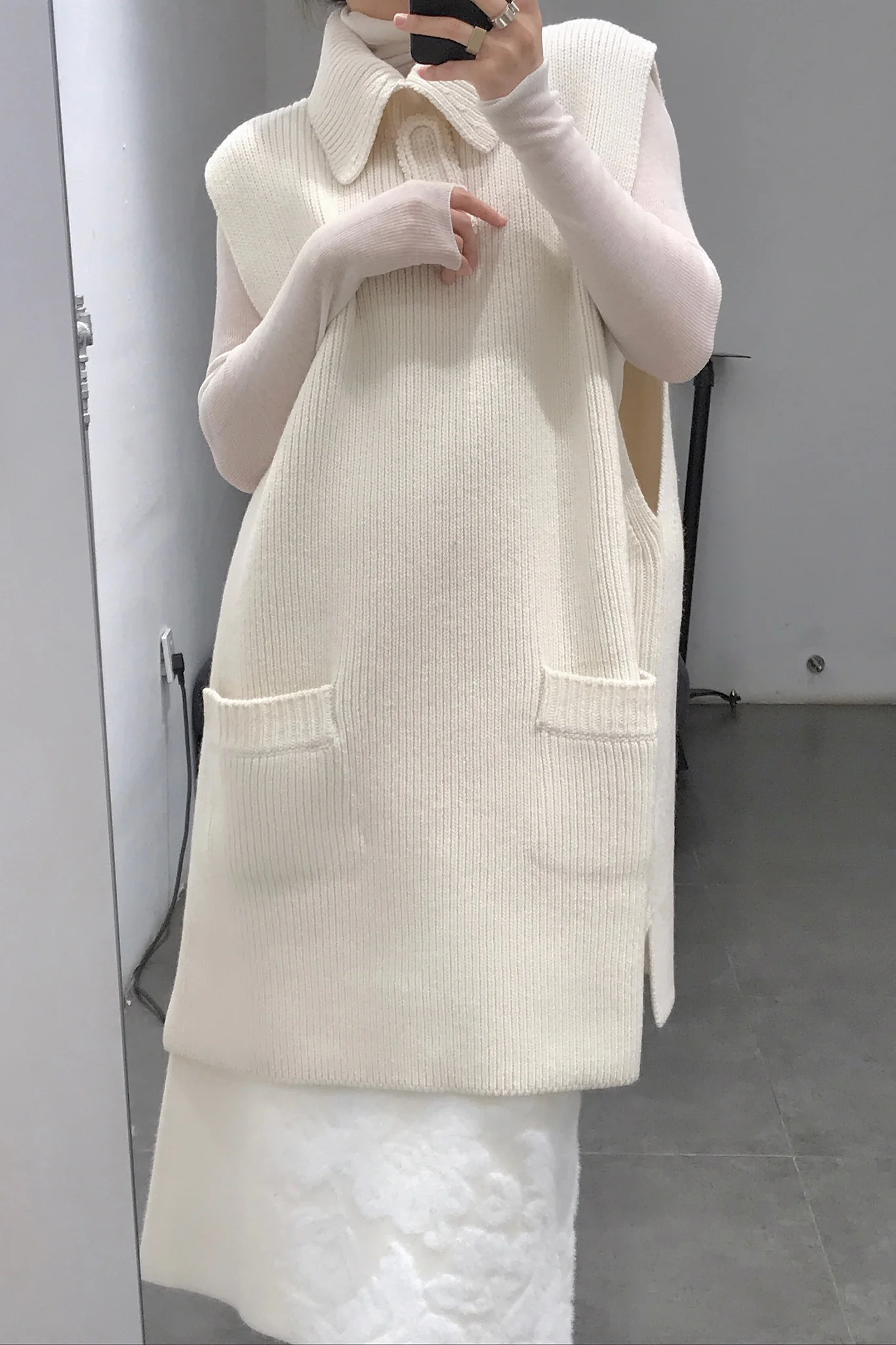 SWAYING/KNIT Lapel Pocket Detail Vest SW202SZ31 White PS5 - Image 24