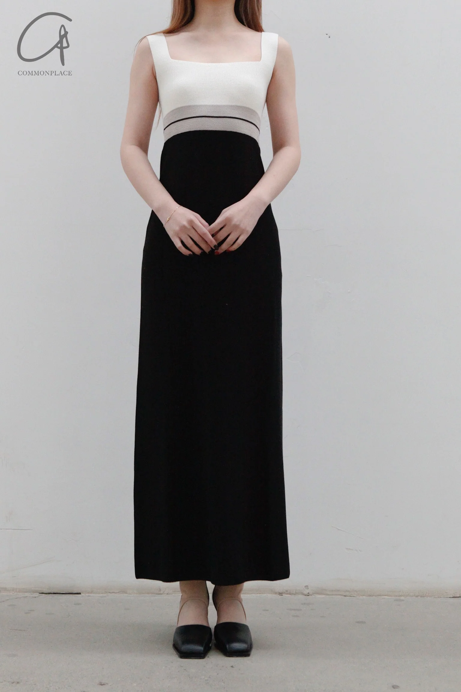 SWAYING/KNIT seamless contrasting color square collar vest skirt SW23SS2L04 black/white/linen - Image 5