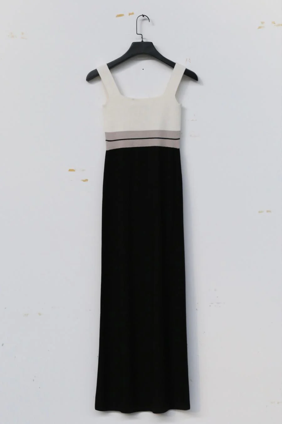 SWAYING/KNIT seamless contrasting color square collar vest skirt SW23SS2L04 black/white/linen - Image 9