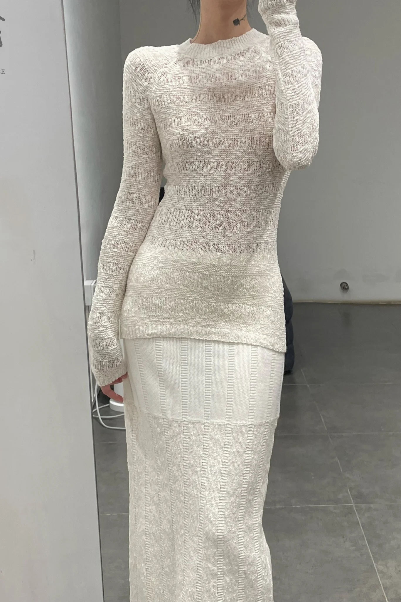 SWAYING/KNIT striped diagonal sleeve bottoming shirt SW23AW1T14 white - Image 19