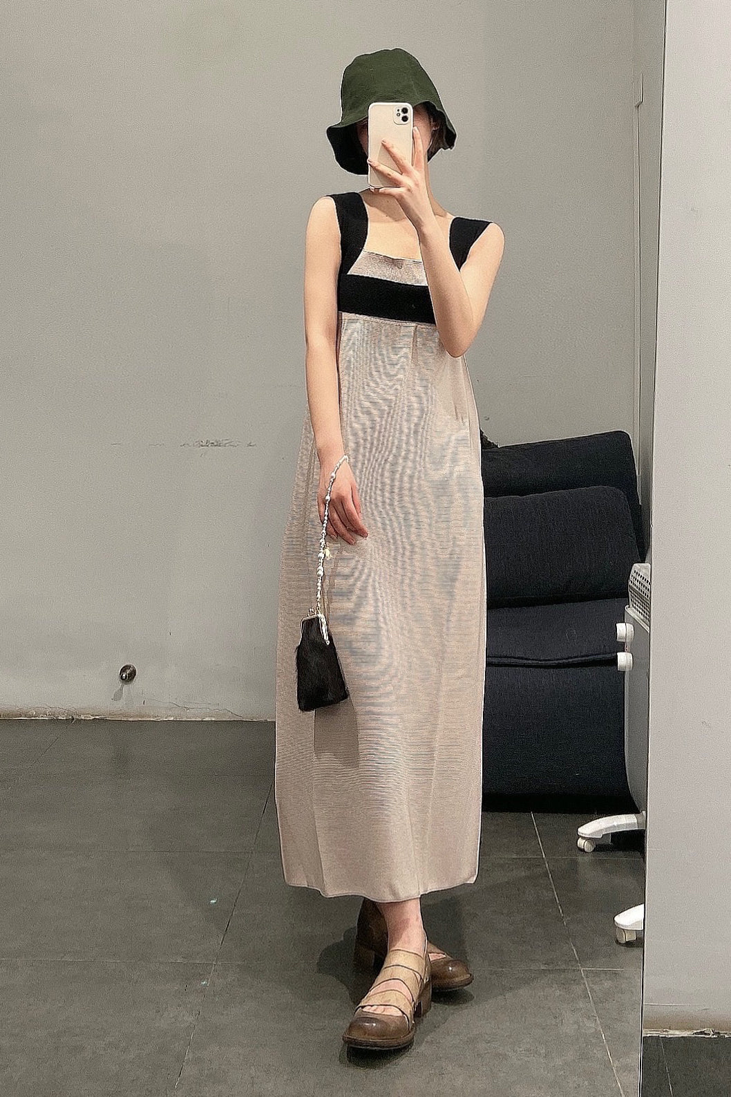 SWAYING/KNIT SW211LS23 Silk contrast color shoulder strap skirt PS7 - Image 9