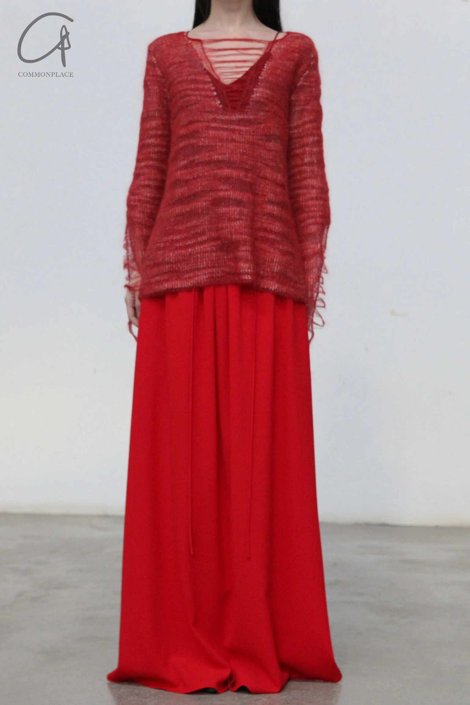 SWAYING/KNIT V-neck floating jumper SW24RE1T05 red - Image 5
