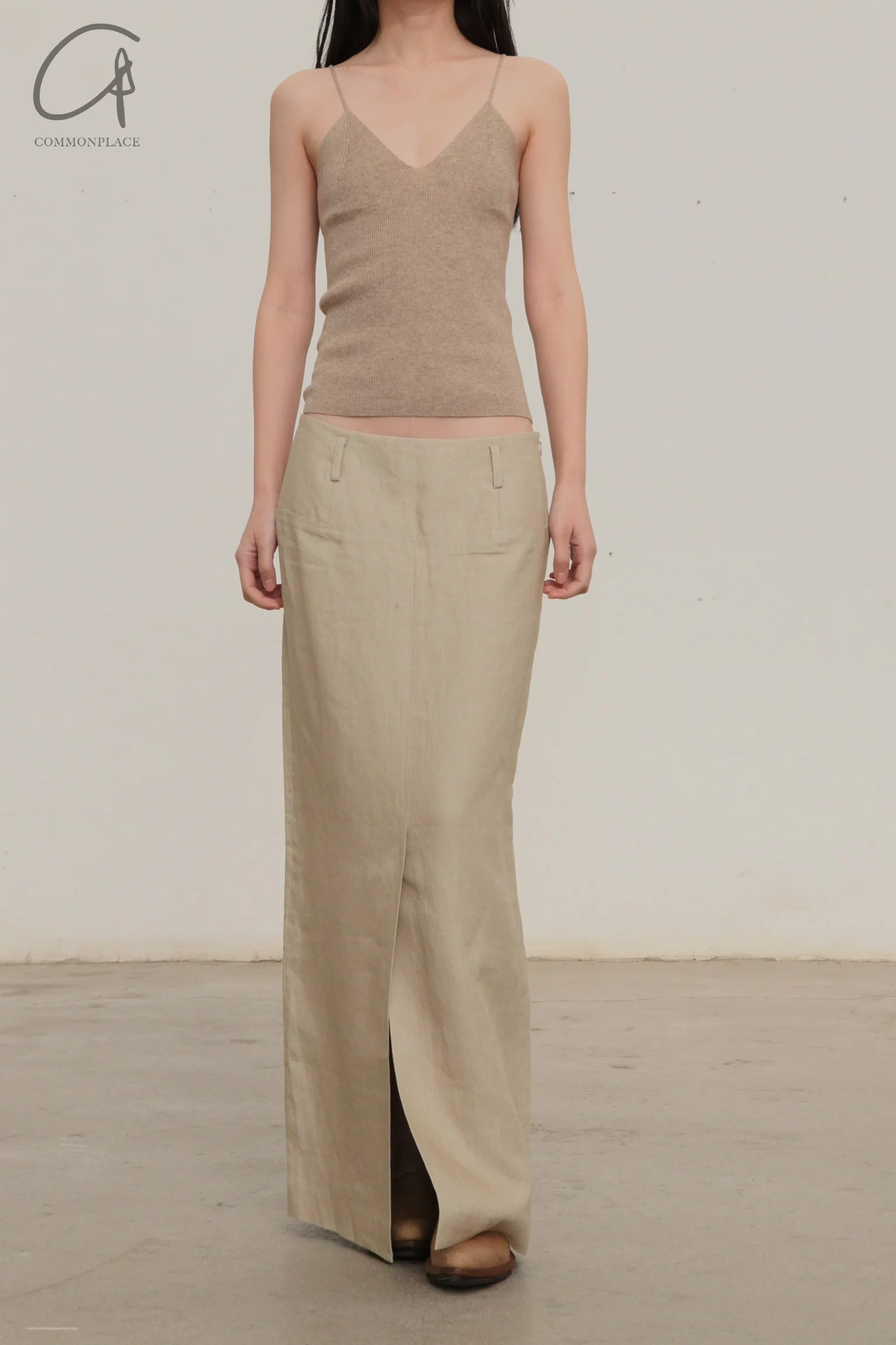 SWAYING/KNIT V-neck knitted camisole SW22AW1T02 clip-on camel PS63 - Image 2