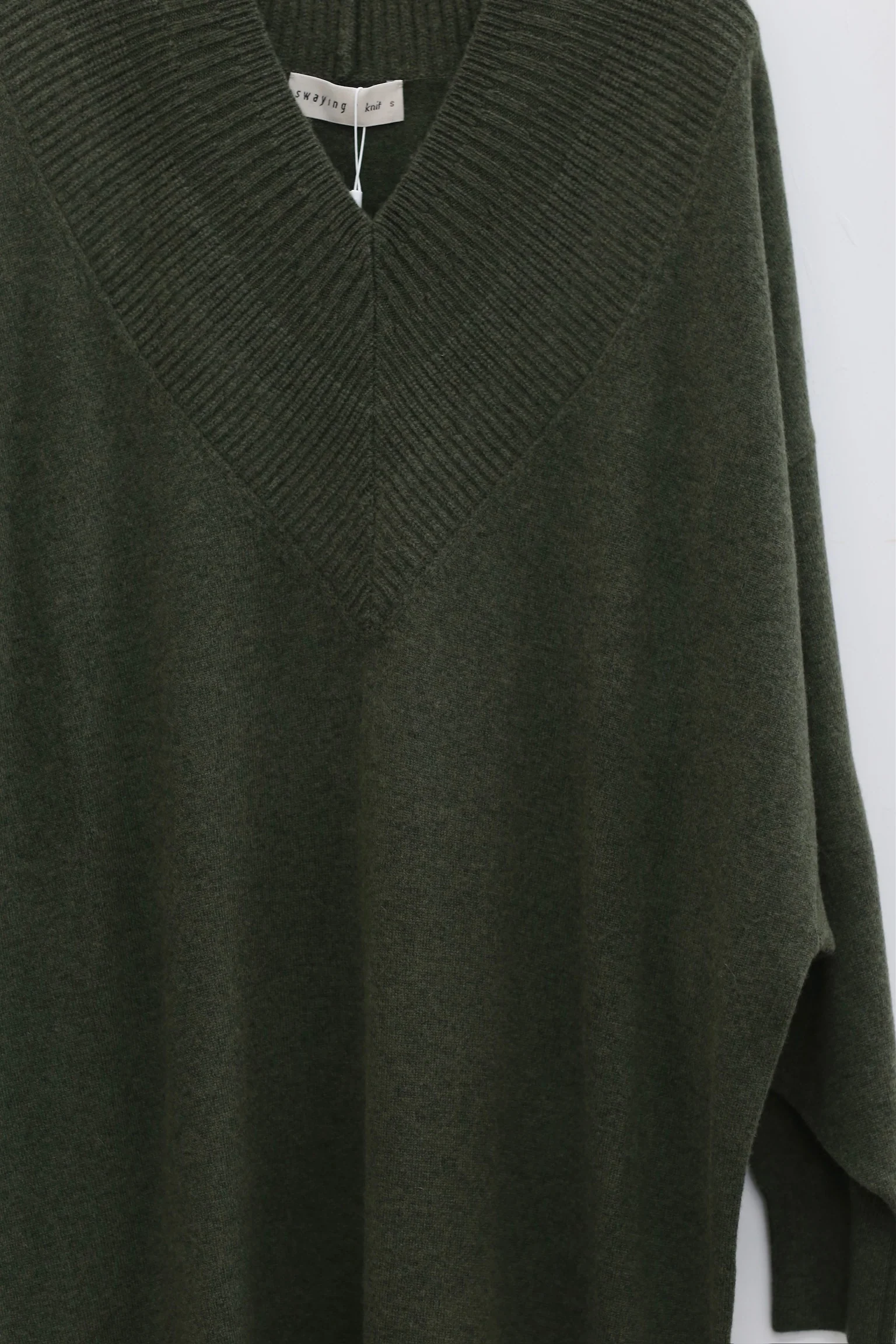 SWAYING/KNIT V-neck wide dress SW23AW2L21 dark green PS65 - Image 5