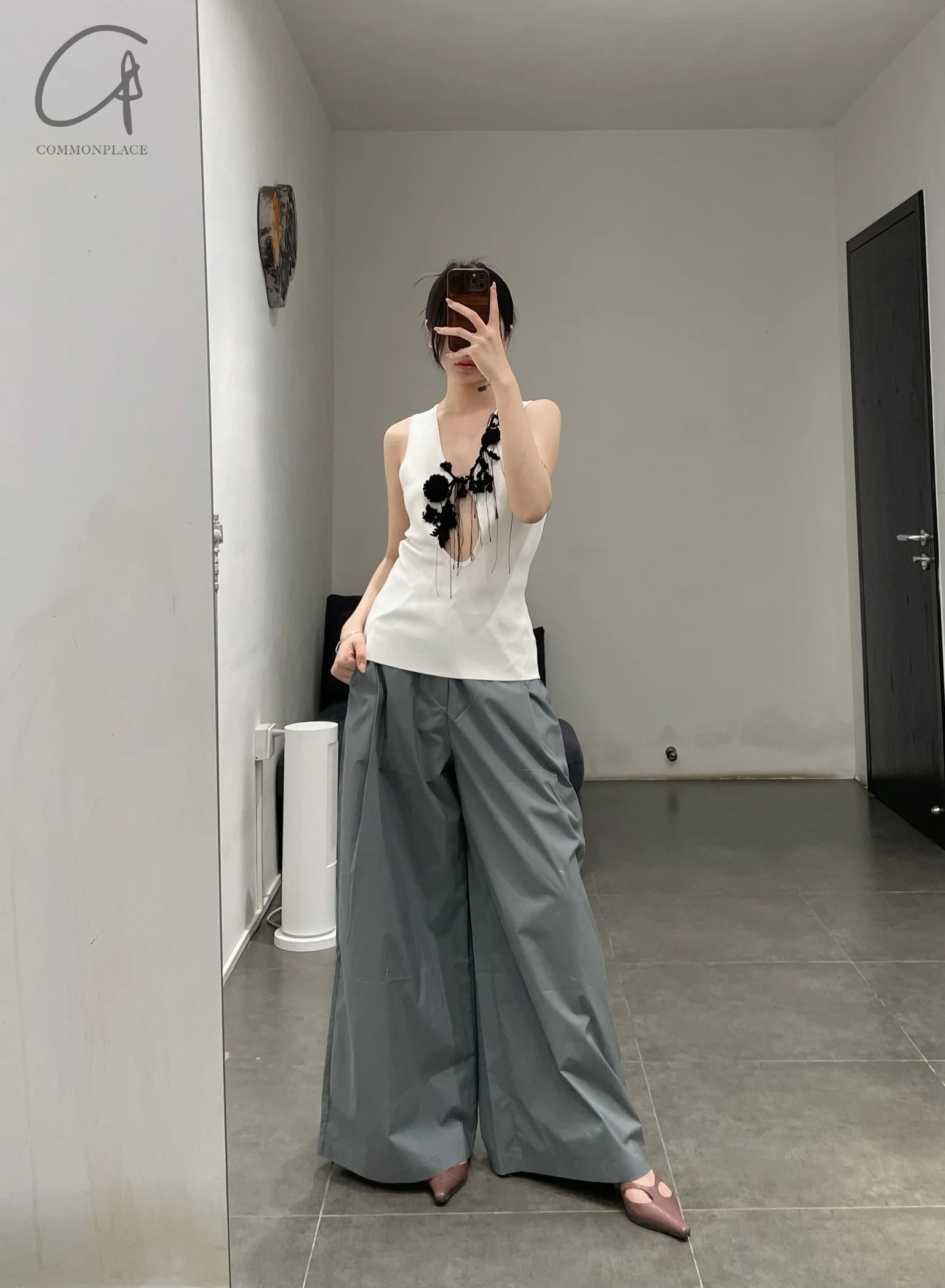 SWAYING/KNIT water drop hollow silk vest SW24SS1T34 white - Image 12