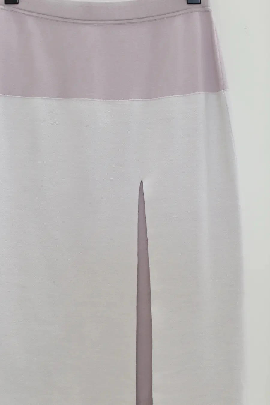 SWAYING/KNIT wool double-sided contrast slit skirt SW24SS3B30 white - Image 4