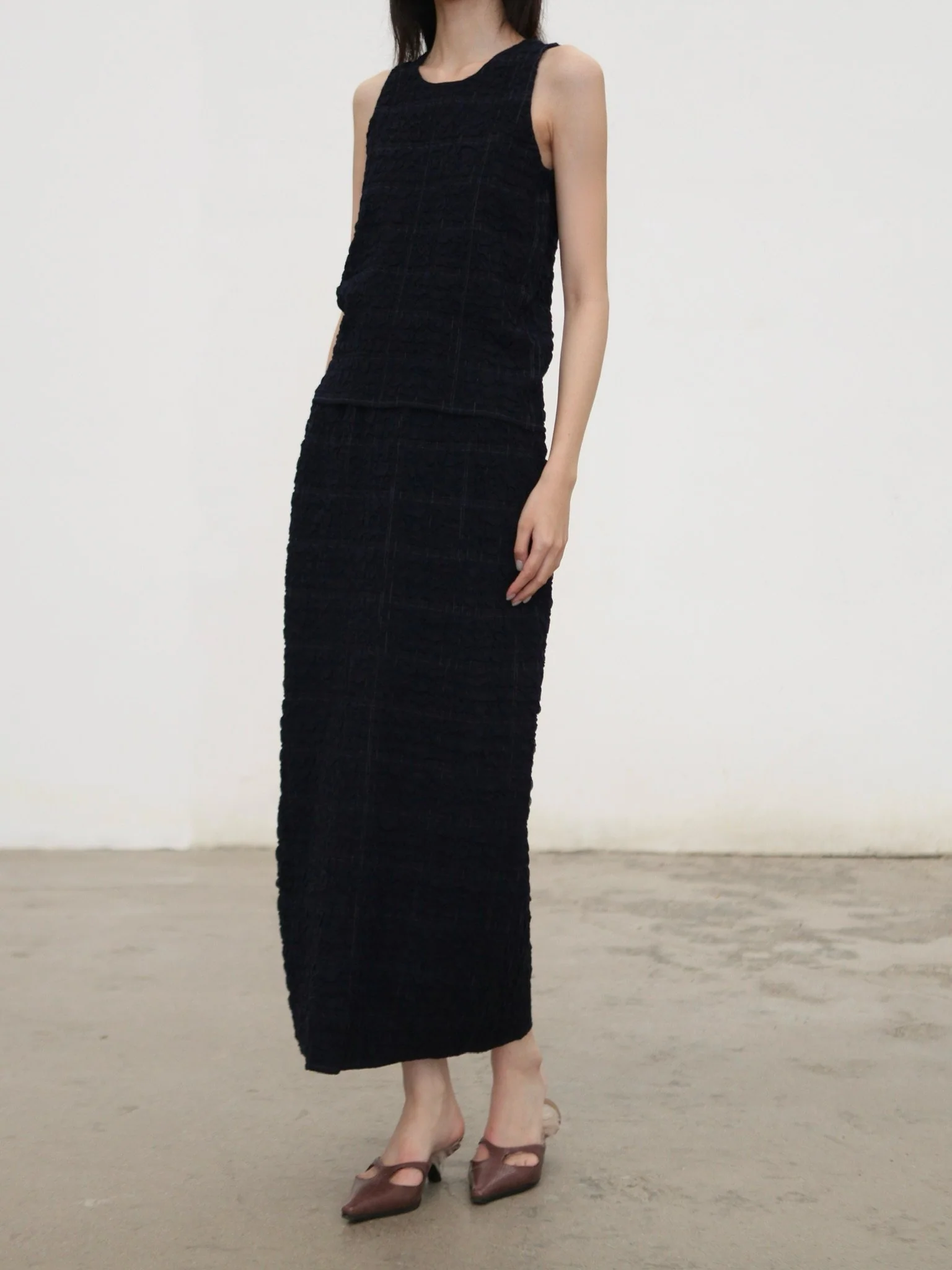 SWAYING SS26 Bubble Pleated Straight Skirt SW-SW26SS3B02-ZQ Navy Blue - Image 7