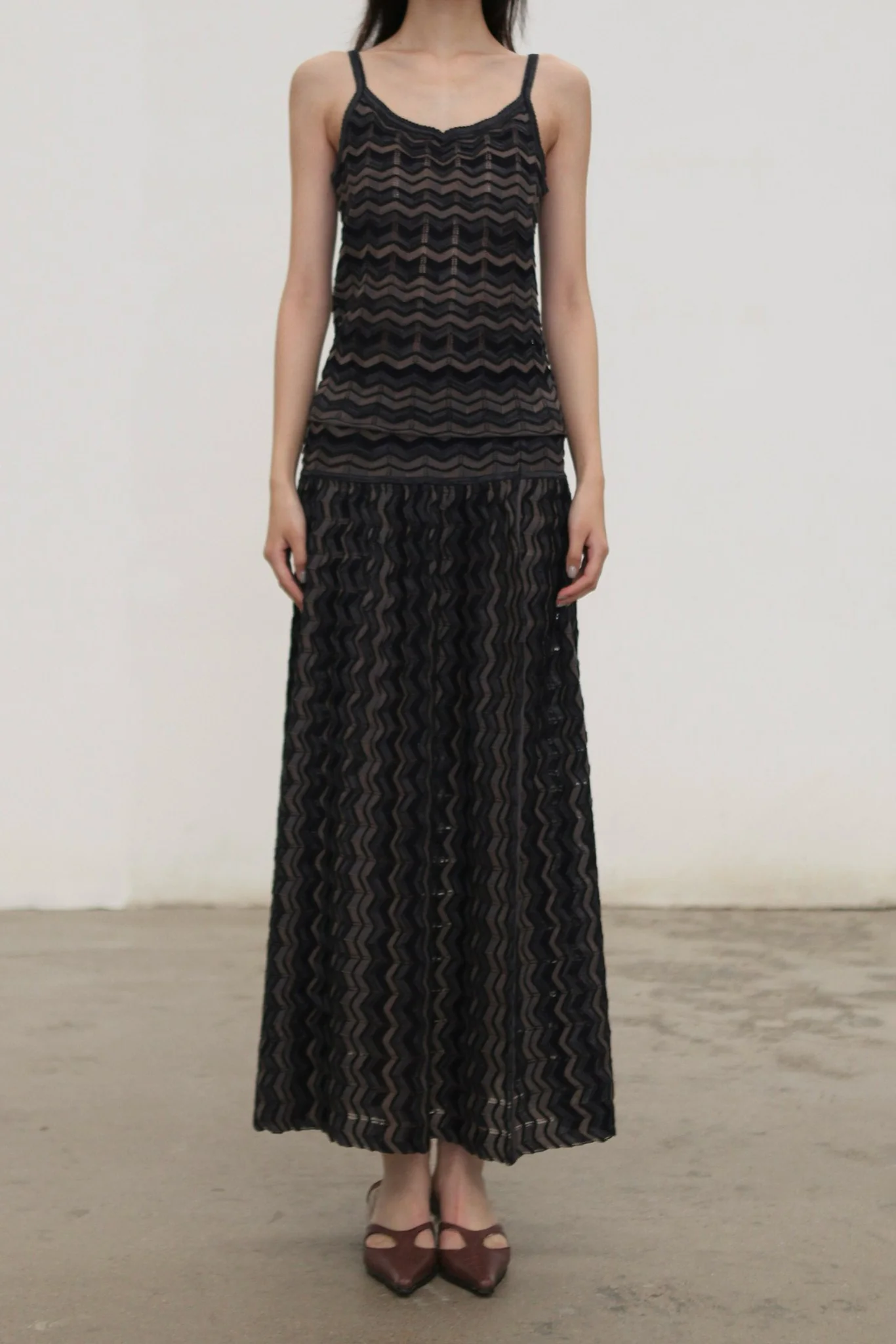 SWAYING SS26 Pleated Camisole SW-SW26SS1T07-HEI Black - Image 2
