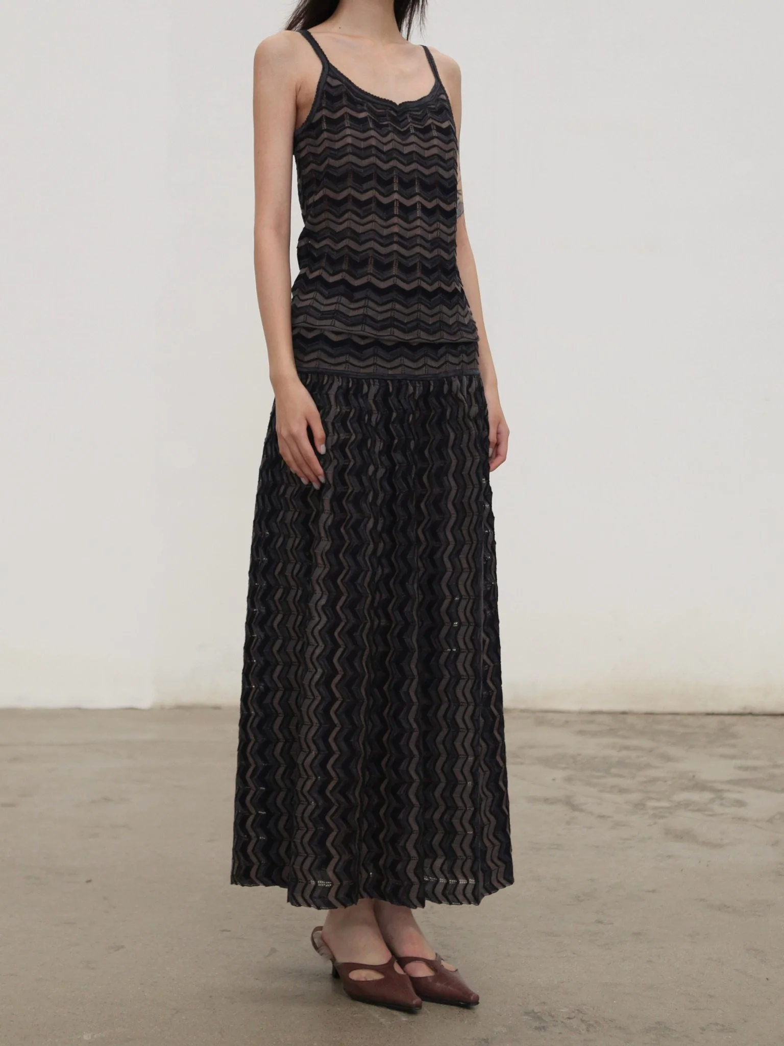 SWAYING SS26 Waist-cinching Pleated Long Skirt SW-SW26SS3B05-HH Black/Grey - Image 9