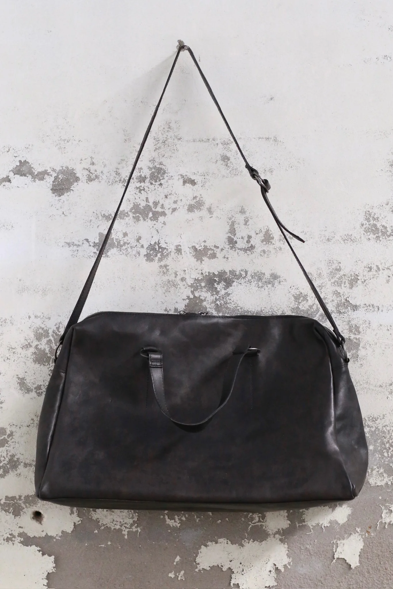 Tagliovivo 25 Spring/Summer Hand-dyed Horse Leather Large Shoulder Bag BAULETTO 24h Italy TAG-BAULETTO 24h-Hand-Dyed Horse-Abyss