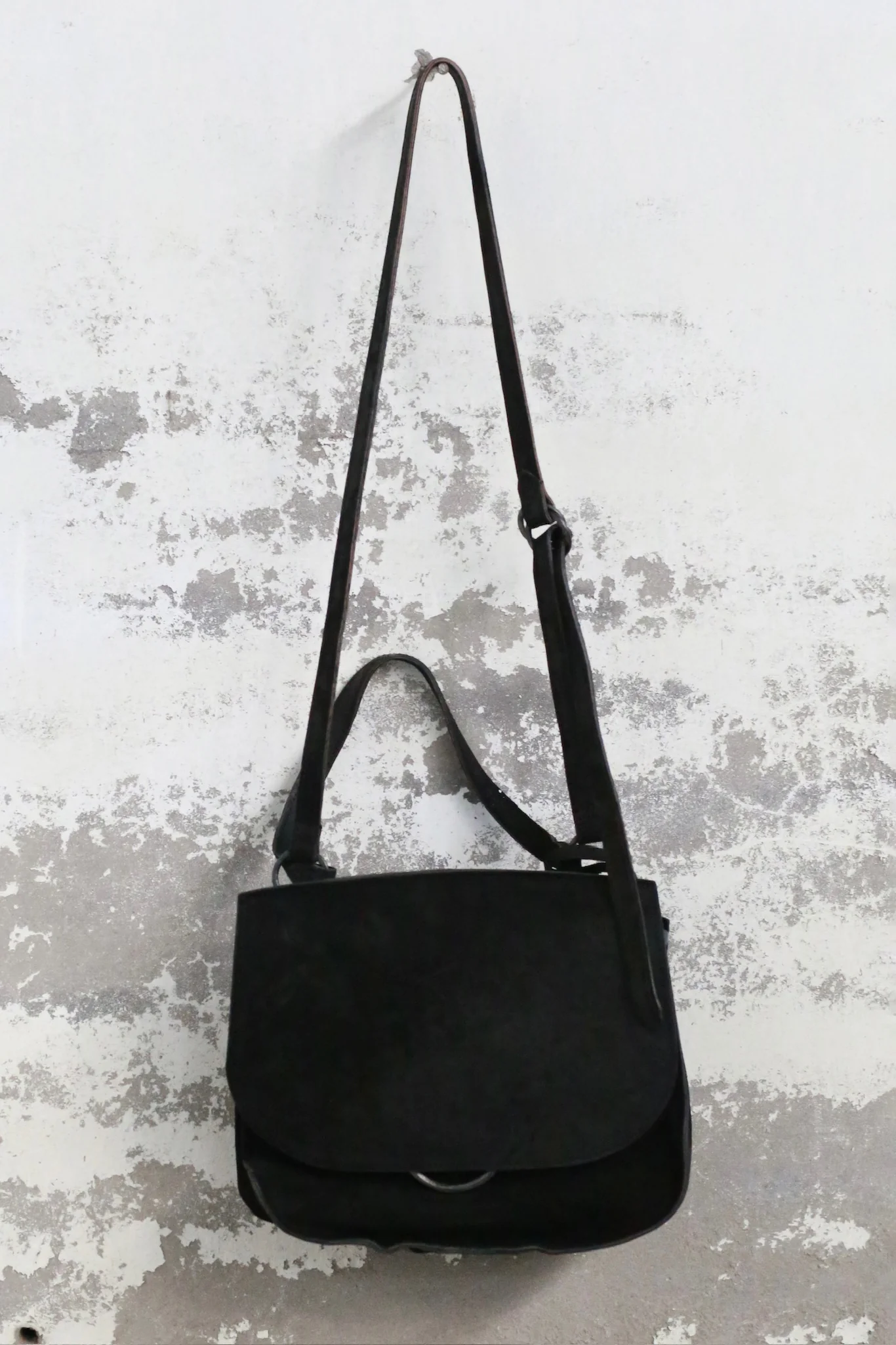 Tagliovivo Fall/Winter 2025 LUNA Crossbody Bag, Italy. LUNA CROSSBODY TTAG-LUNA CROSSBODY-Culatta Rev-BLACK