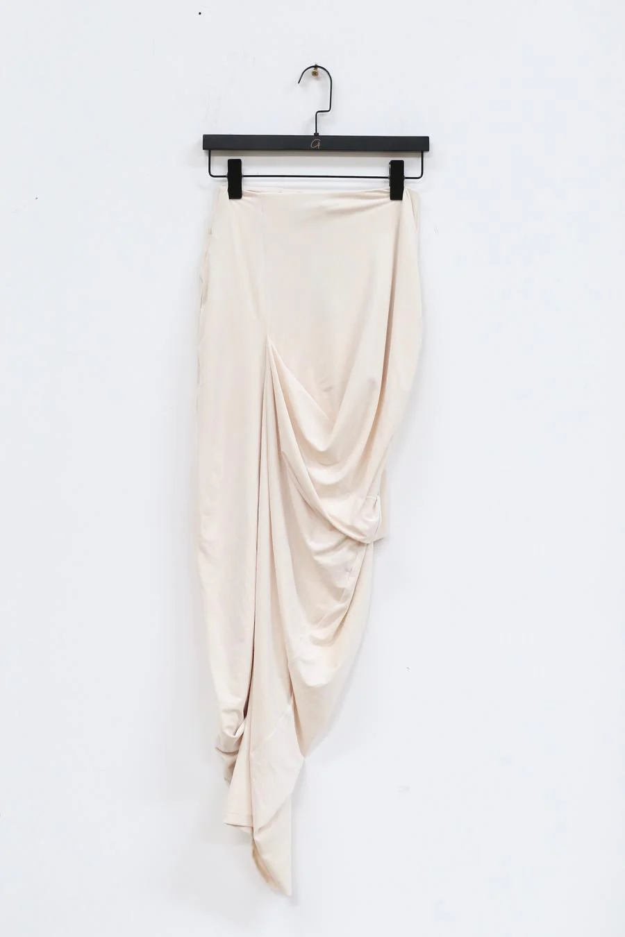 Un Morceau asymmetric pleated slit skirt in glossy acetate AW22 UM222XZ18 white - Image 14