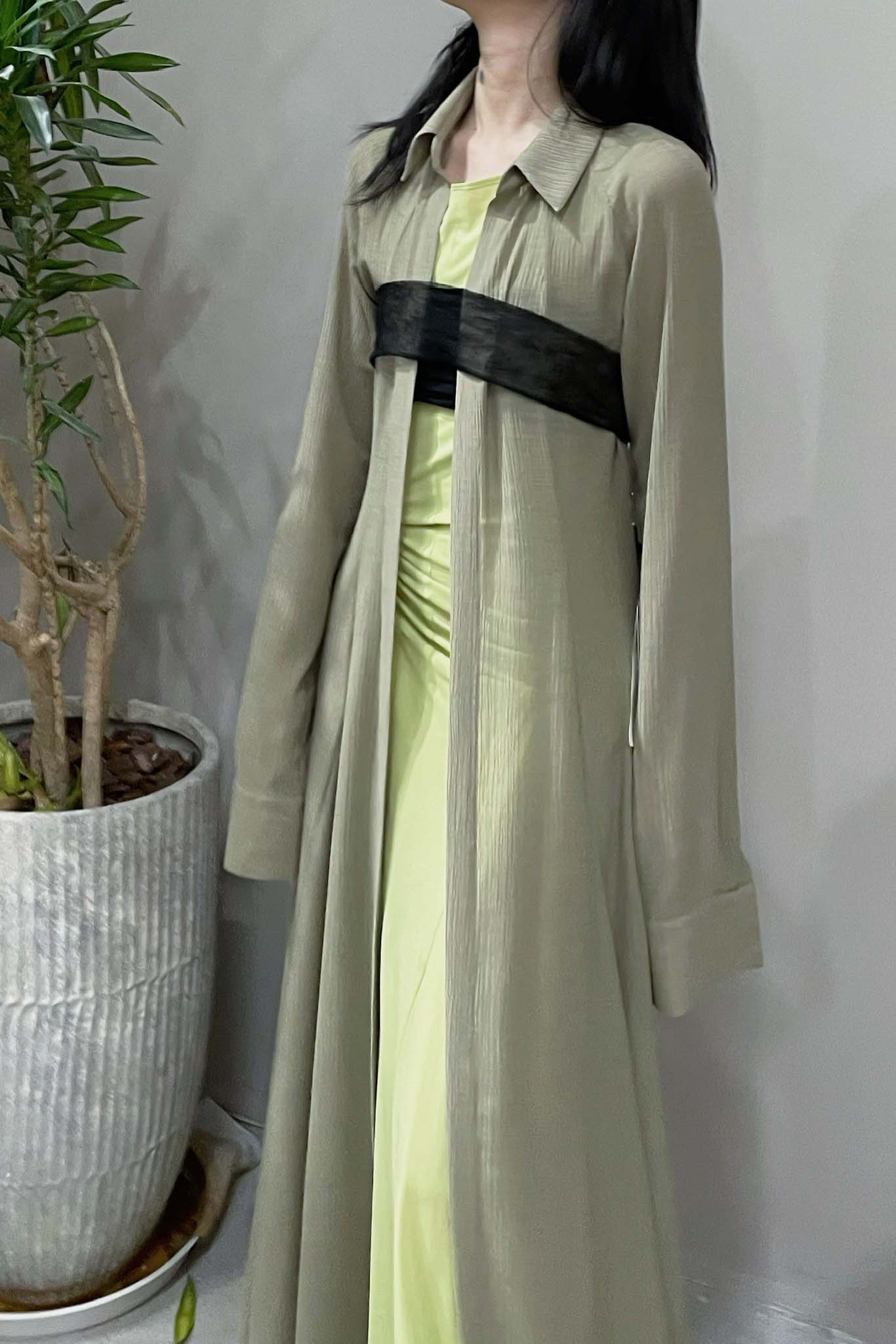 Un Morceau Back Cutout Willow Pleated Jacket UM221WT06 Bean Green/Black - Image 14