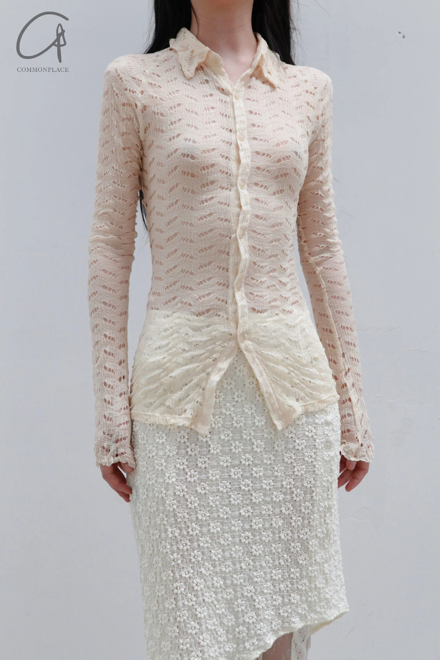 Un Morceau Hollow Stretch Knit Fit Shirt UM231SZ08 Beige - Image 2