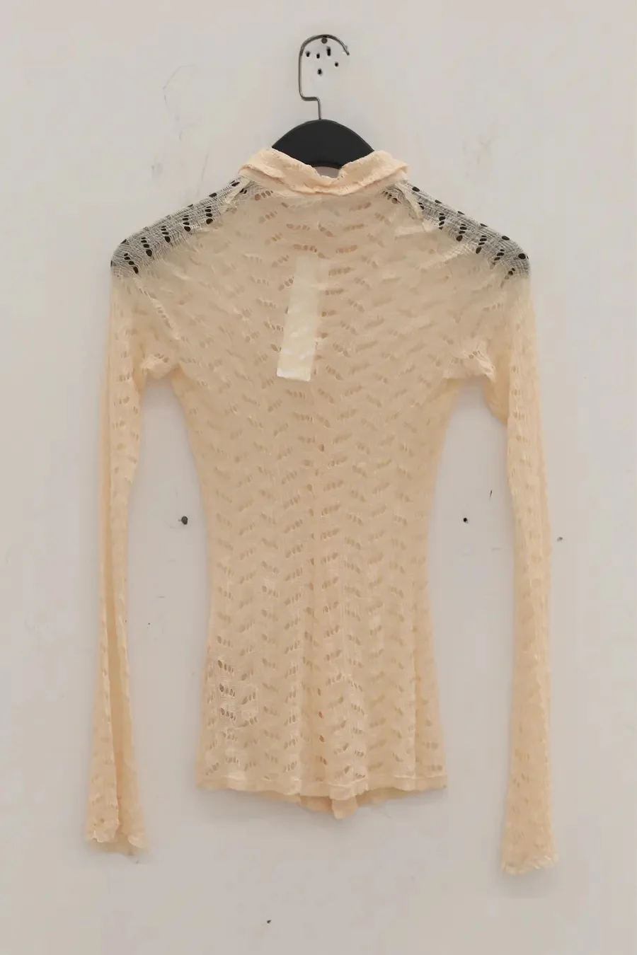 Un Morceau Hollow Stretch Knit Fit Shirt UM231SZ08 Beige - Image 9