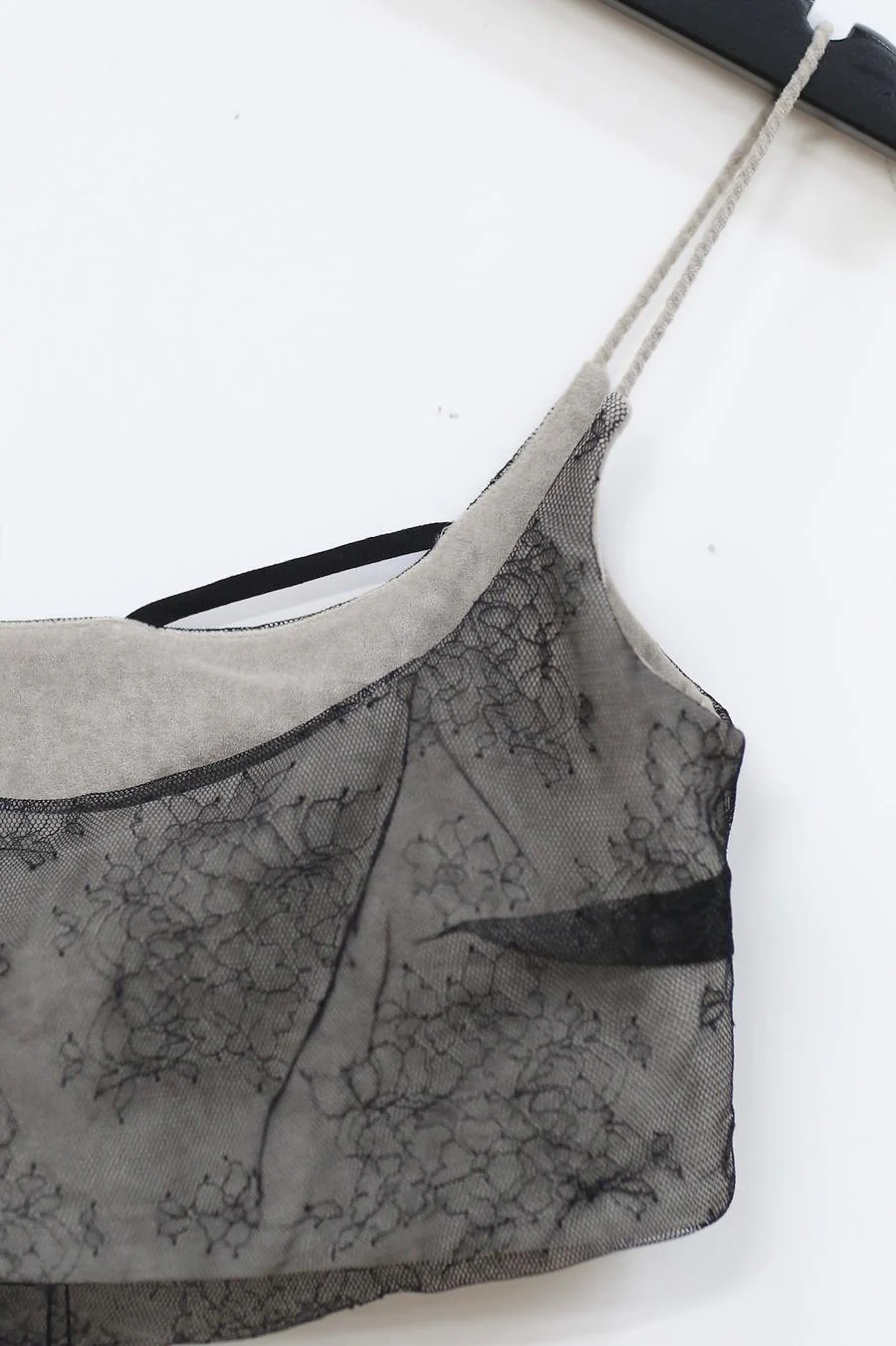 Un Morceau Lace Crinkled Velvet Strap AW22 UM222SZ27 Grey PUM18 - Image 3