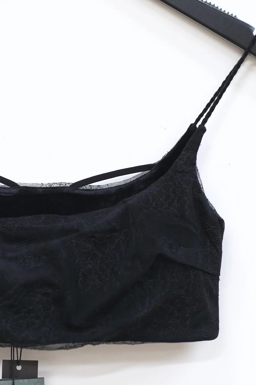 Un Morceau Lace Crinkled Velvet Strap AW22 UM222SZ28 Black PUM18 - Image 3