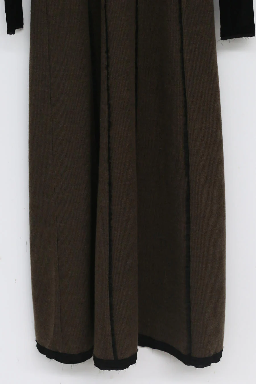 Un Morceau Raglan High Neck and Chest Panel Dress UM212LS10 Black/Olive Green PUM12 - Image 12