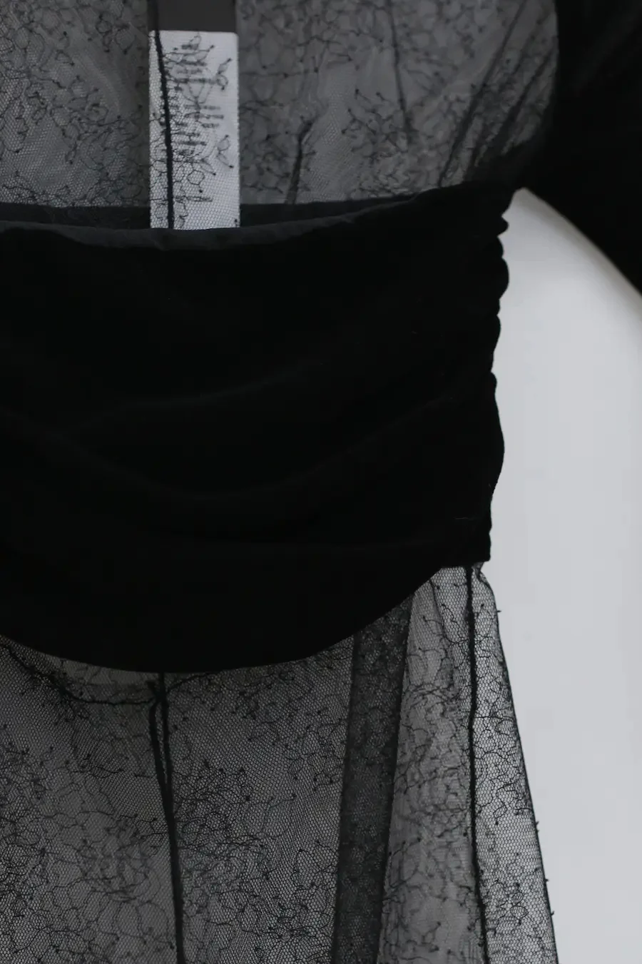 Un Morceau Velvet Lace Panel Turtleneck UM221SZ17 Black - Image 3