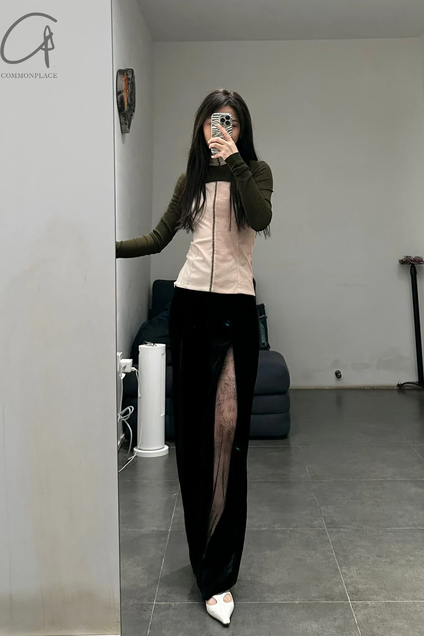 Un Morceau Velvet Lace Ripped Straight Pants AW22 UM222XZ08 Black - Image 20