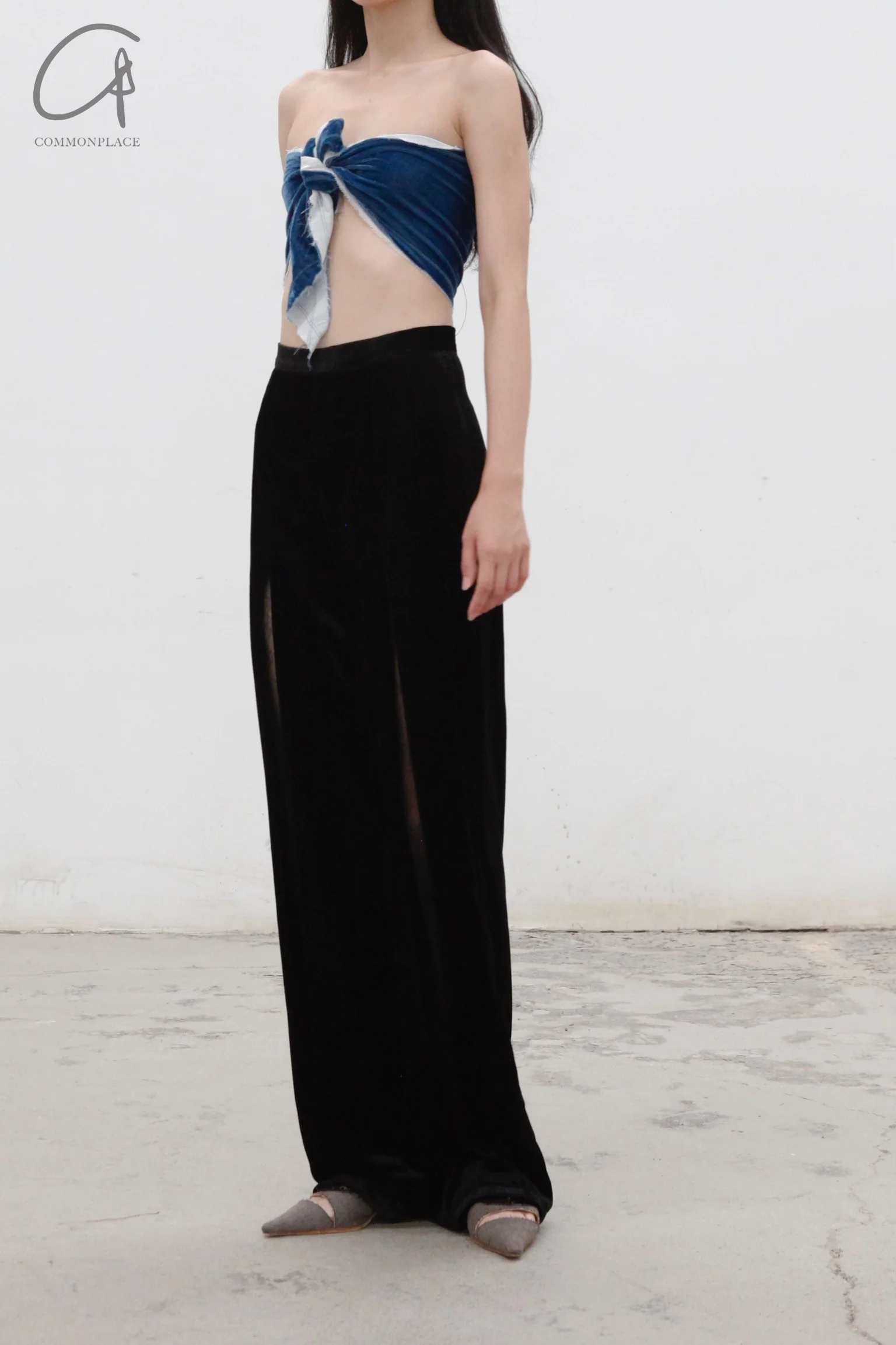 Un Morceau Velvet Lace Ripped Straight Pants AW22 UM222XZ08 Black - Image 3