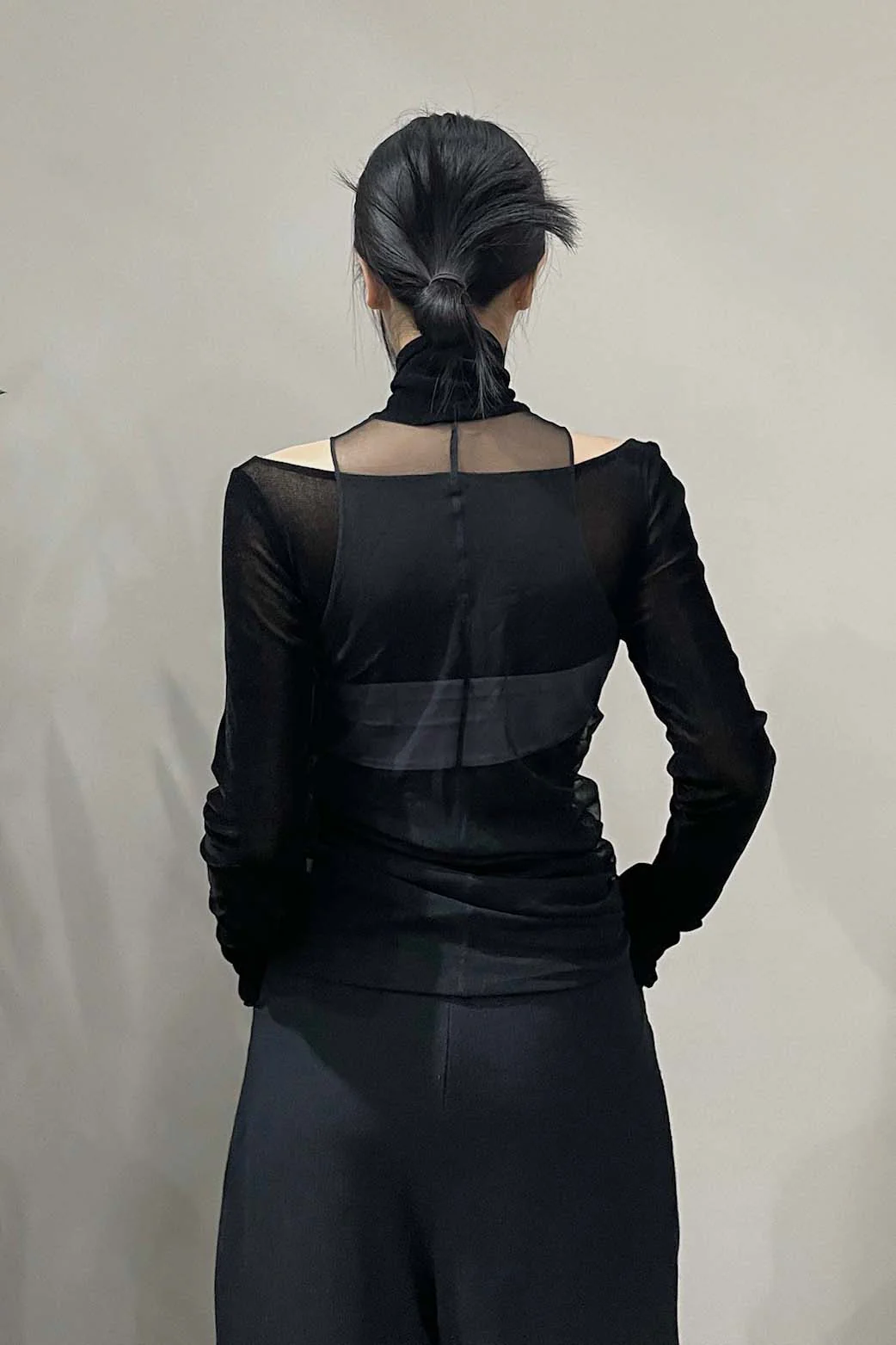 Un Morceau velvet mesh double layer asymmetric turtleneck top UM221SZ19 black/gray purple - Image 4