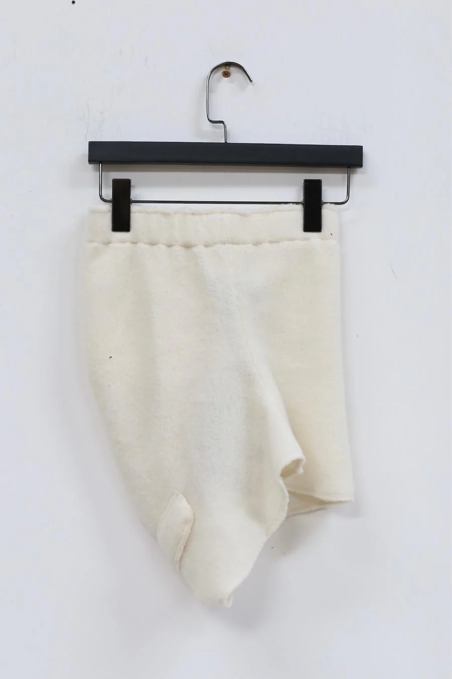 Un Morceau Wool Asymmetric Long Tube Top AW22 UM222SZ18 White PUM30 - Image 10
