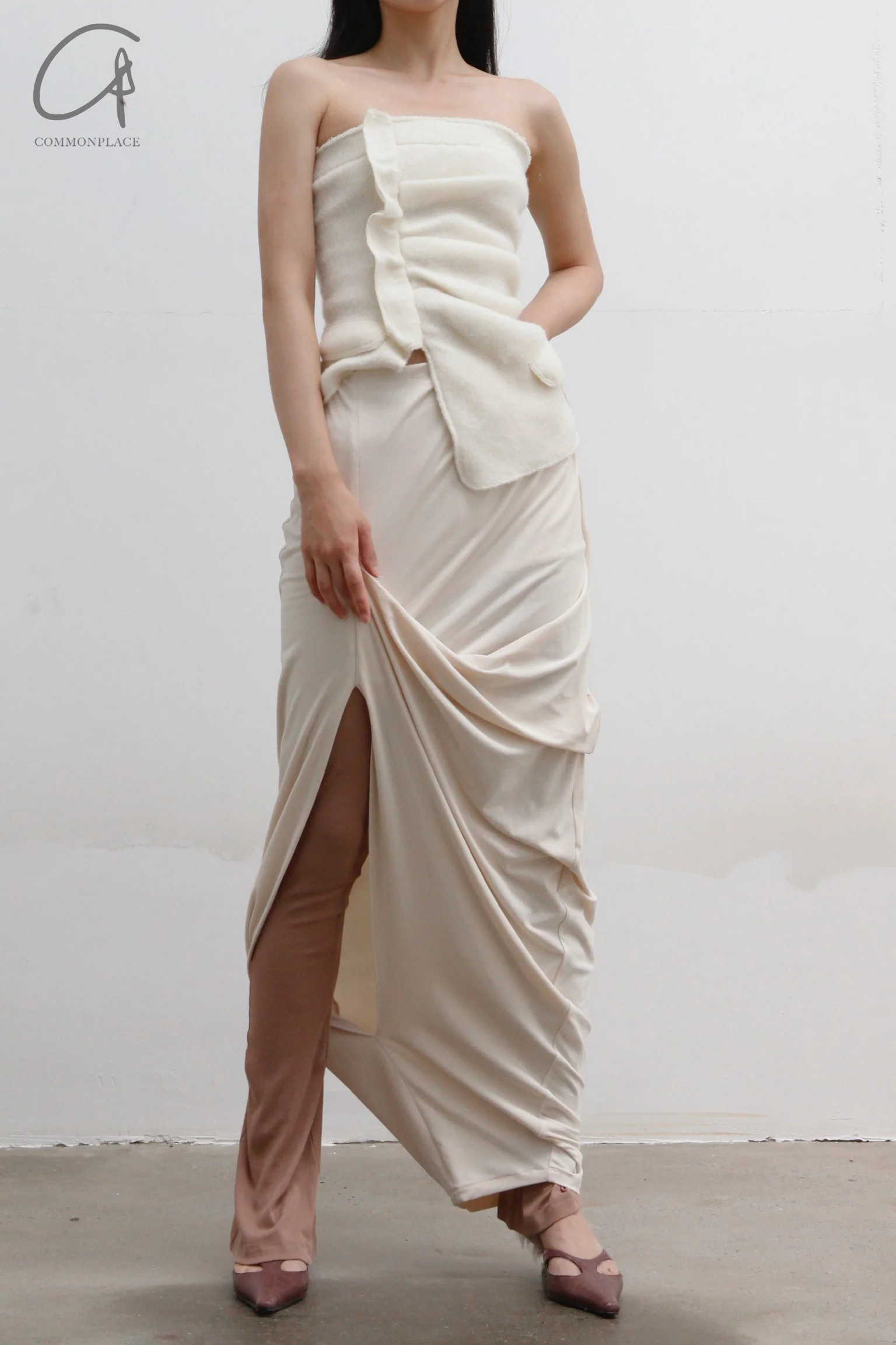 Un Morceau Wool Asymmetric Long Tube Top AW22 UM222SZ18 White PUM30 - Image 7