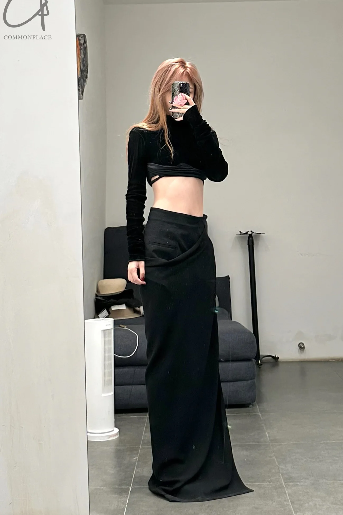 Un Morceau wool knitted crinkled stretch band crop top AW22 UM222SZ15 black - Image 7