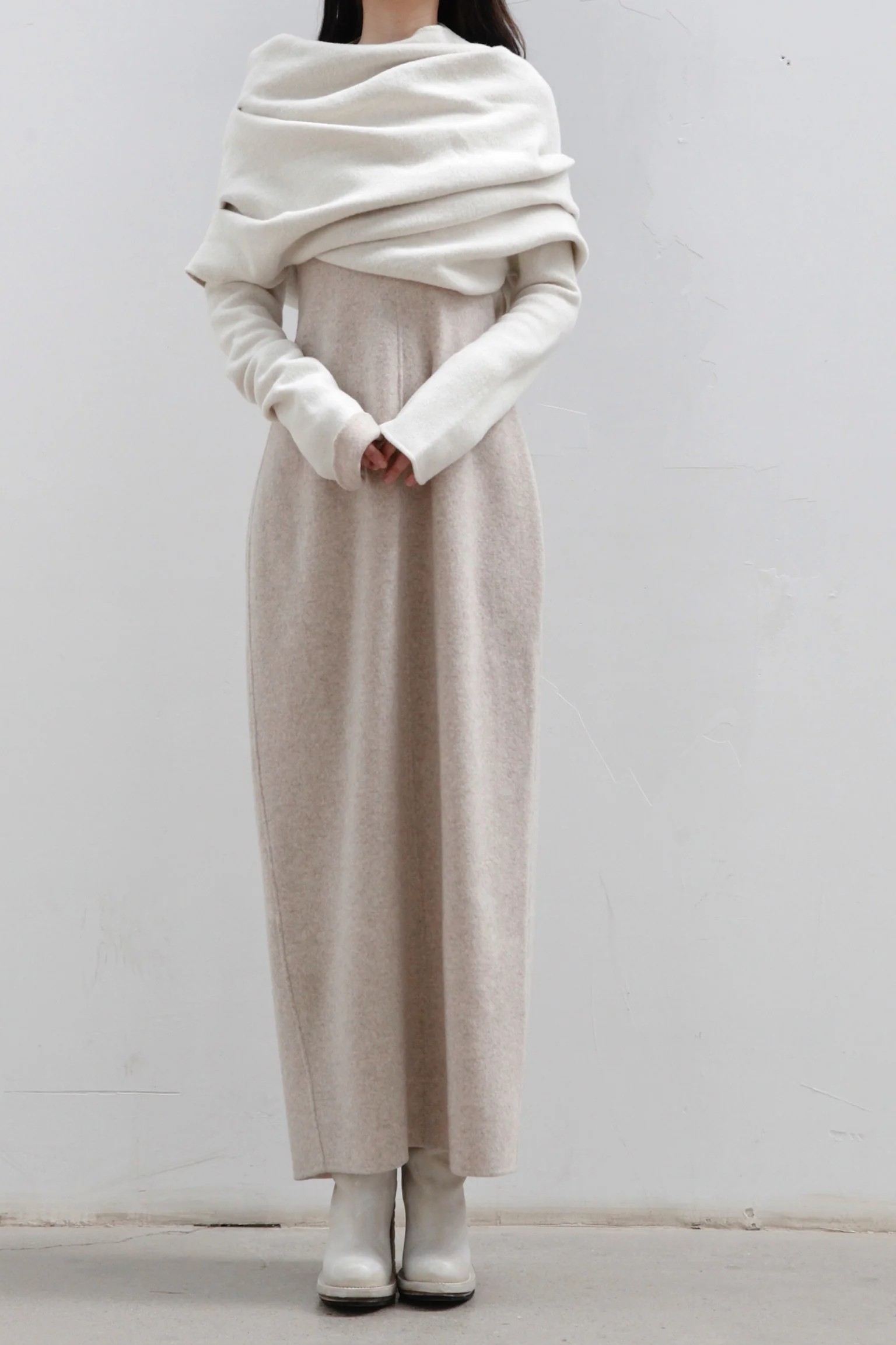 Un Morceau Wool Pile Neck Oversized Dress UM222LS20 Cream PUM41