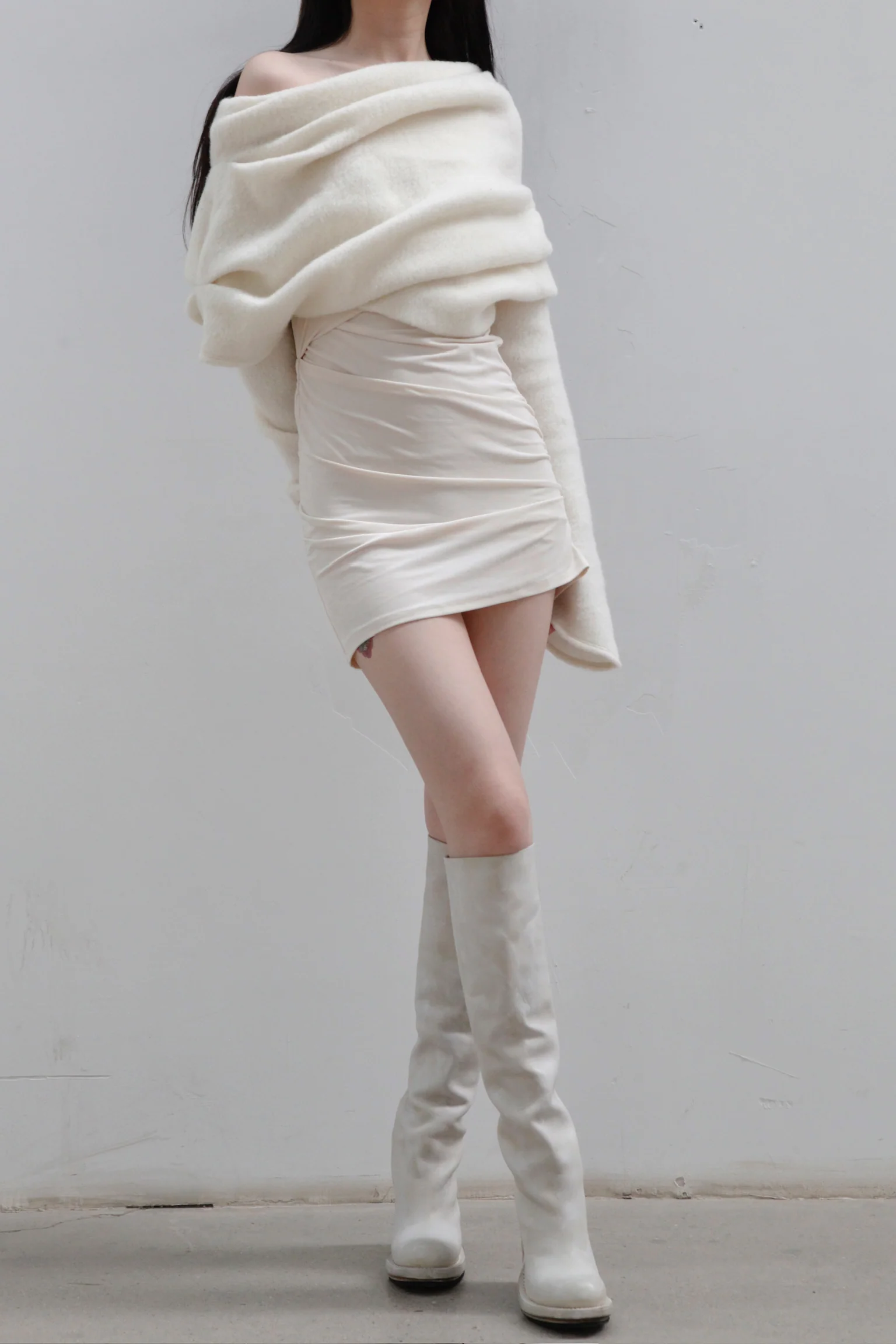 Un Morceau Wool Velvet Panel Oversized Top UM222SZ22 White - Image 4