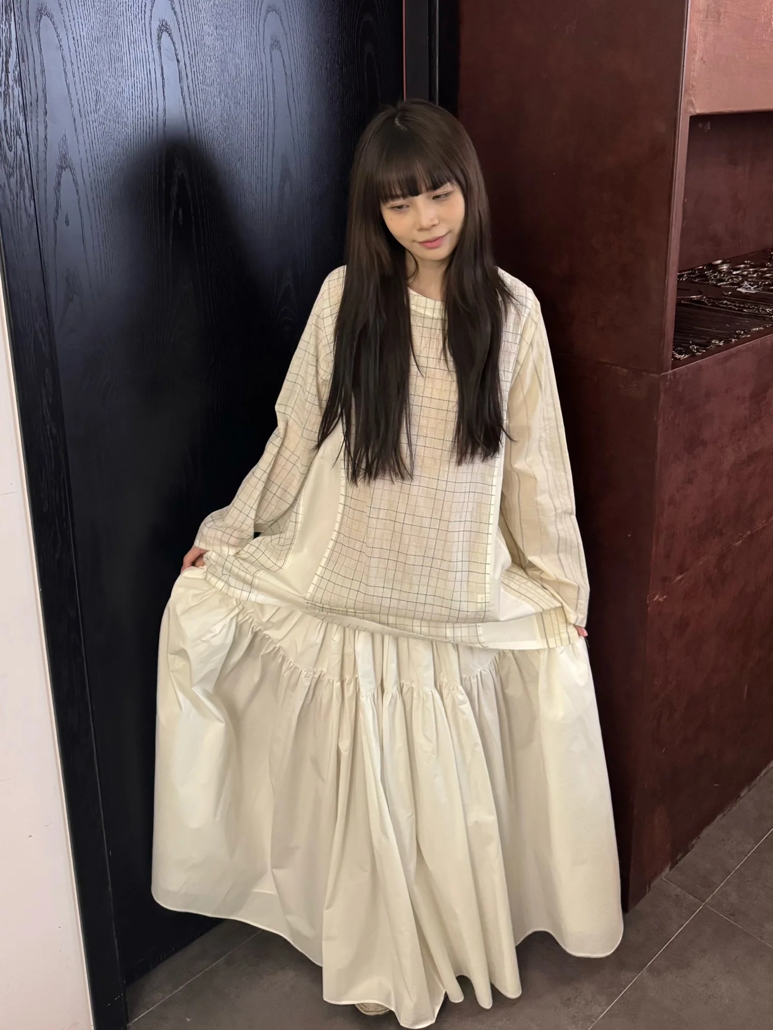 UNISECON 25 Spring/Summer Outline Pleated Skirt USC-U11W67B-BAI White - Image 5