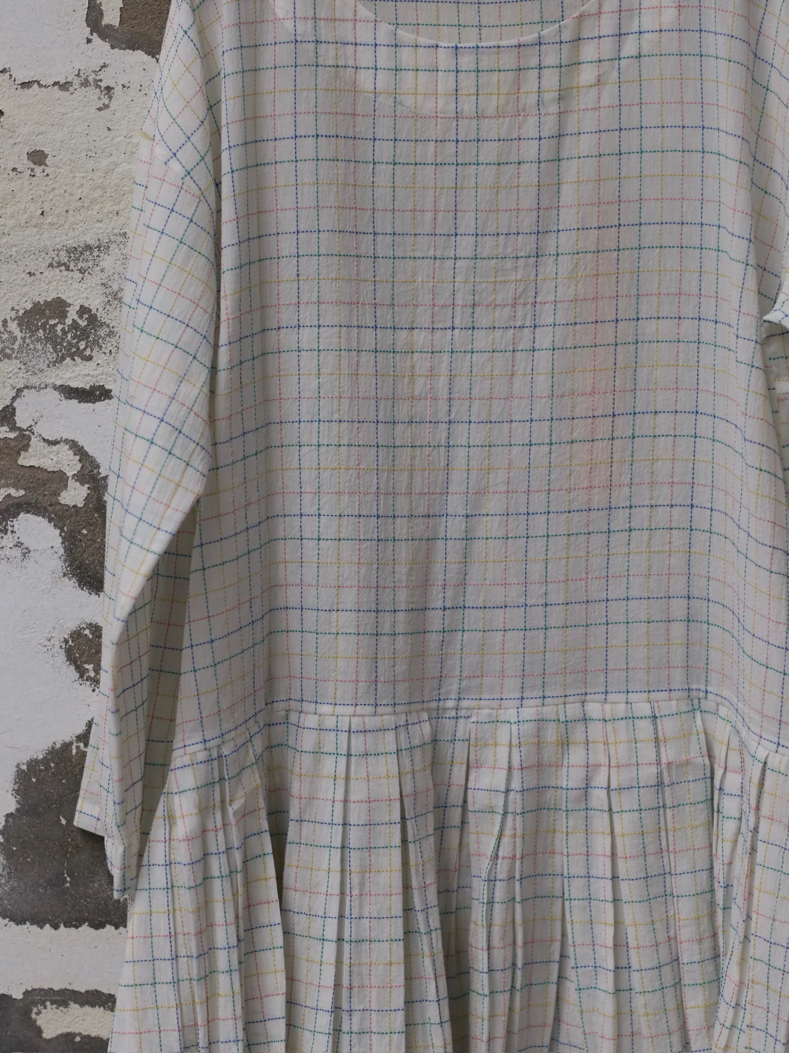 UNISECON 25 Spring/Summer Short Asymmetrical Pleated Top USC-U11W39-BAI White - Image 3