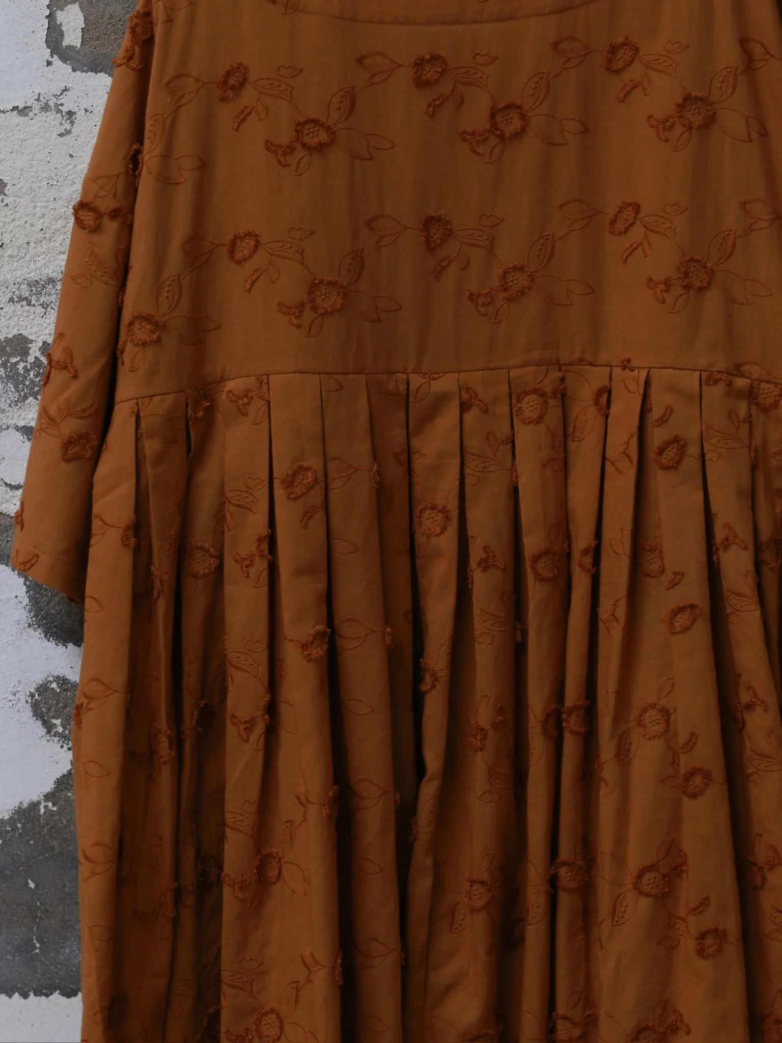 UNISECON 25 Spring/Summer Short Sleeve Round Neck Asymmetric Pleated Top USC-U11W42-JH Turmeric U11W43 - Image 3