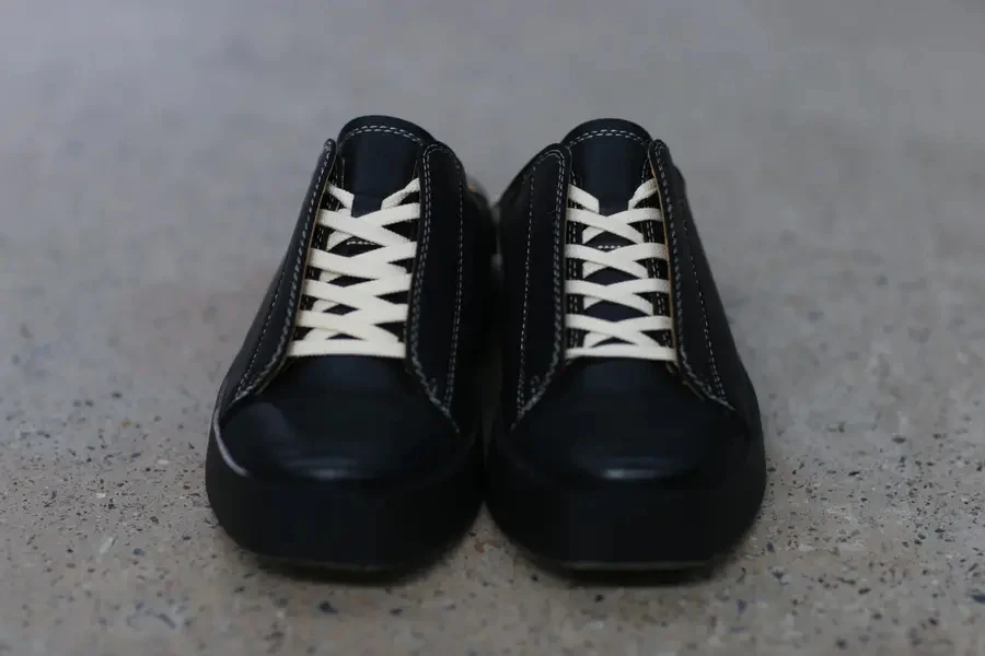 untitlab black trainer shoes AW21 AW1211403 - Image 2