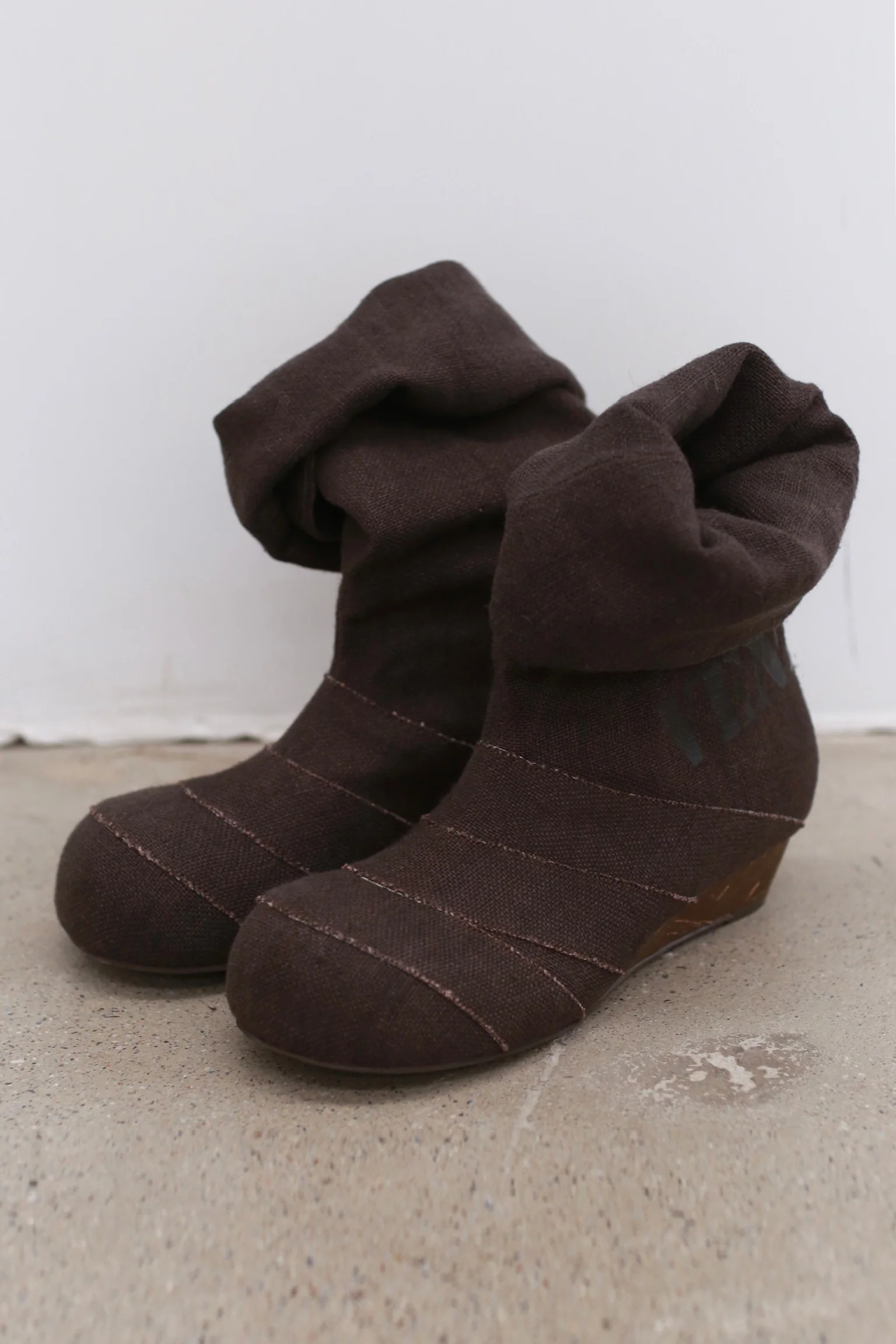 VeniceW round head linen sock boots series VCW-S-19II-KAH coffee black logo S-19 - Image 2