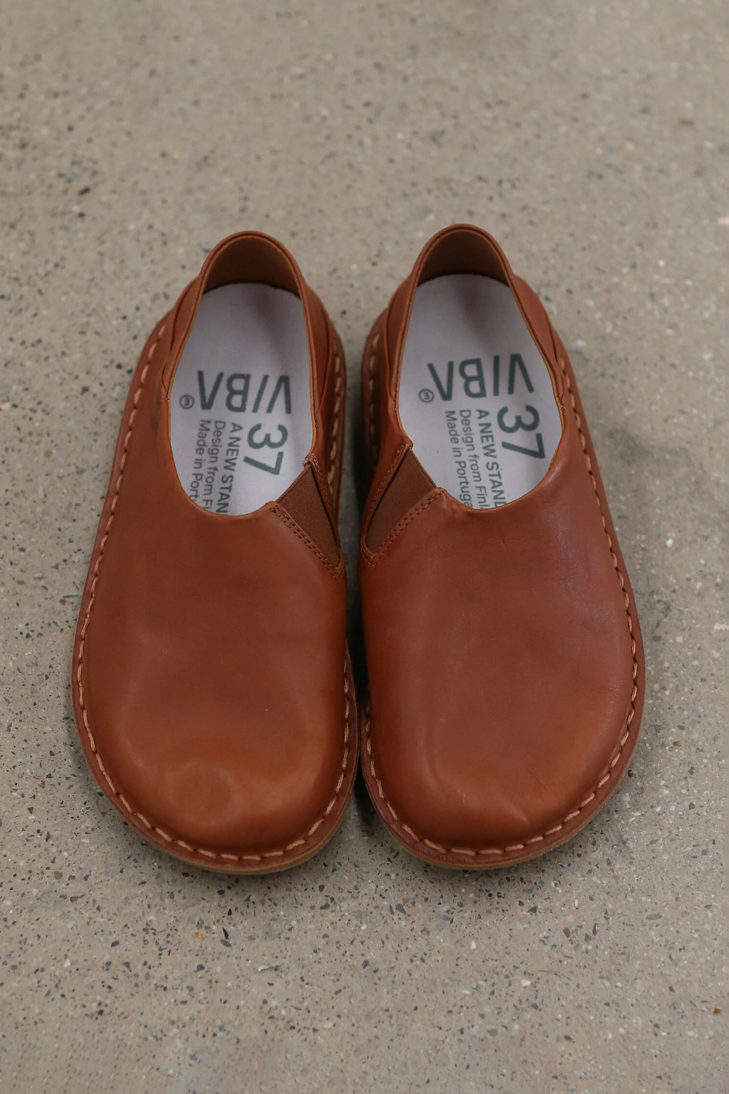 VIBAe Portuguese handmade ZUMA vegetable-tanned leather slippers, reversible, suitable for long walks. VIBA-ZUMA Leather/Bio Suede-CB1 Cognac Brown (VIBA-ZUMA Leather/Bio Suede)