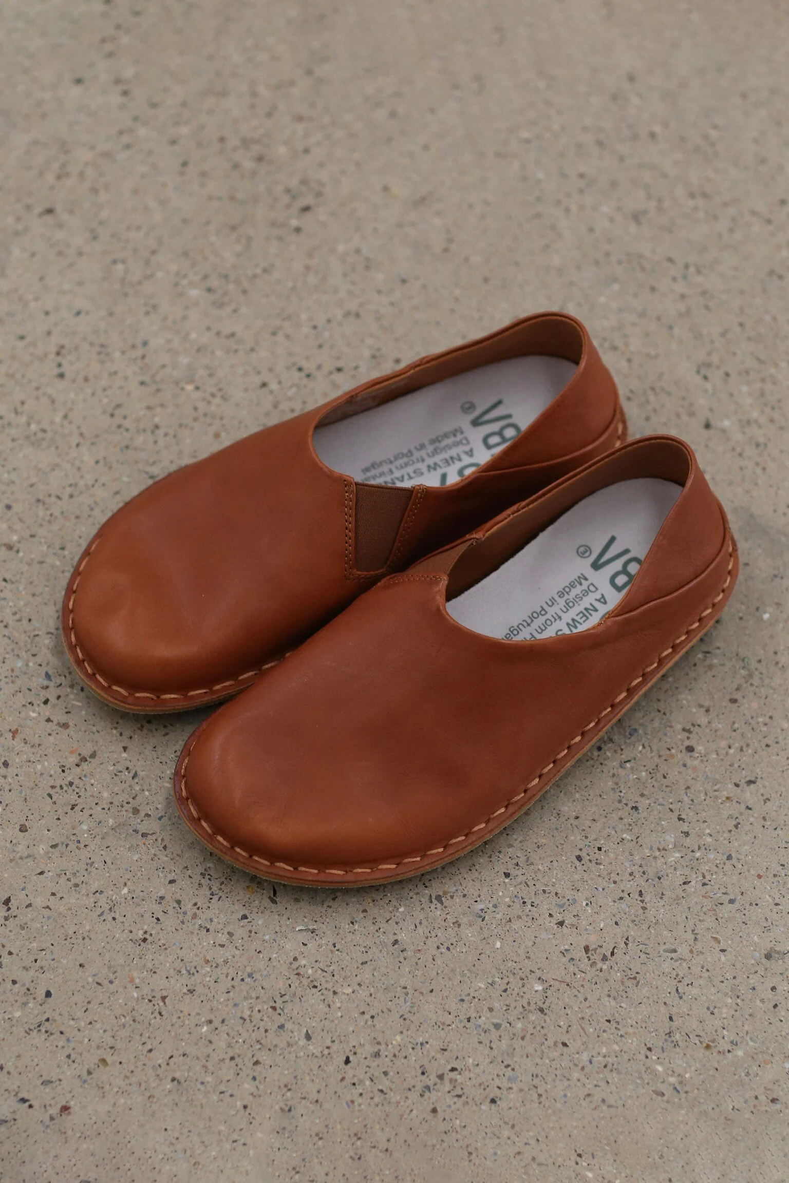 VIBAe Portuguese handmade ZUMA vegetable-tanned leather slippers, reversible, suitable for long walks. VIBA-ZUMA Leather/Bio Suede-CB1 Cognac Brown (VIBA-ZUMA Leather/Bio Suede) - Image 2