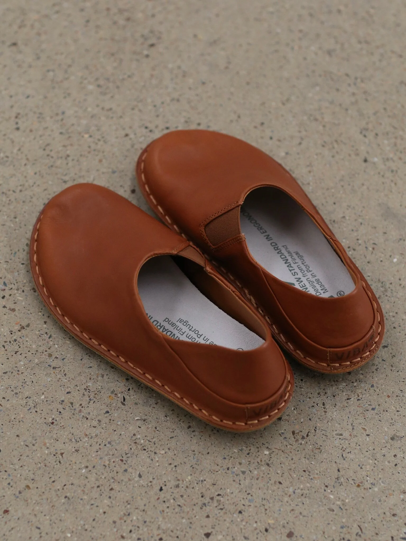 VIBAe Portuguese handmade ZUMA vegetable-tanned leather slippers, reversible, suitable for long walks. VIBA-ZUMA Leather/Bio Suede-CB1 Cognac Brown (VIBA-ZUMA Leather/Bio Suede) - Image 3