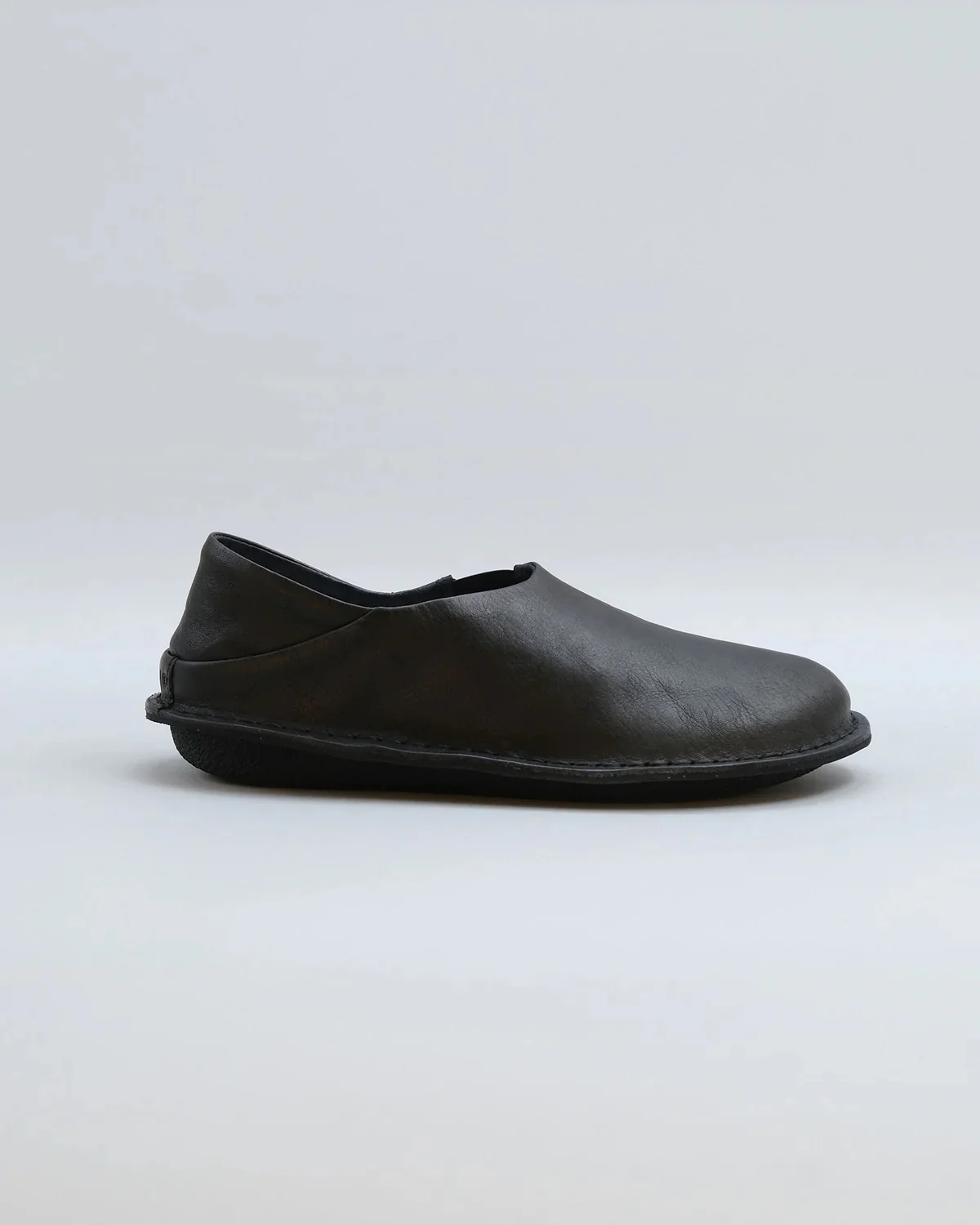 VIBAe Portuguese handmade ZUMA vegetable-tanned leather slippers, reversible, suitable for long walks. VIBA-ZUMA Leather/Bio Suede-PB Preto Black (VIBA-ZUMA Leather/Bio Suede) - Image 4