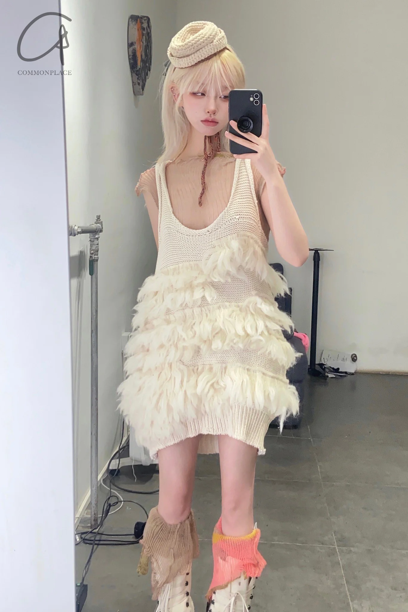 Vitelli knitting feathers dress FW22_OKT_F008_OFFW - Image 14