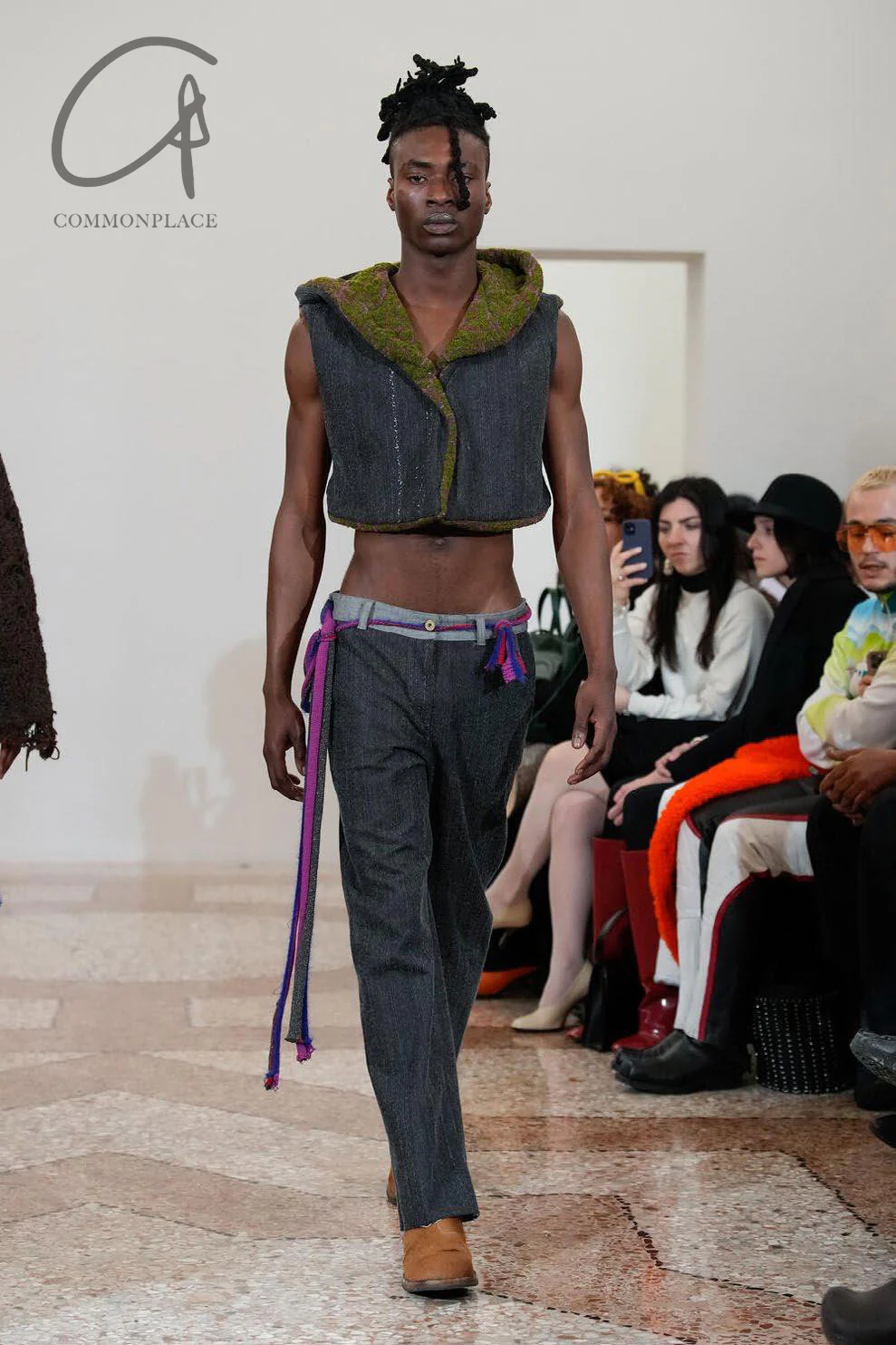 Vitelli reversible hooded vest FW23_VIT0087_D4_J4 - Image 9