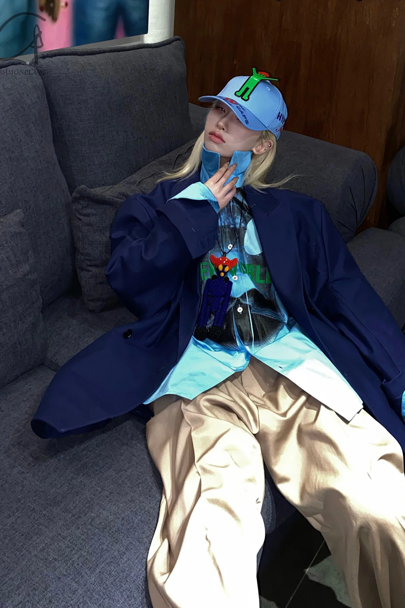 Walter Van BeirendonCK Alien Hat AW22-23 9010 Blue - Image 13