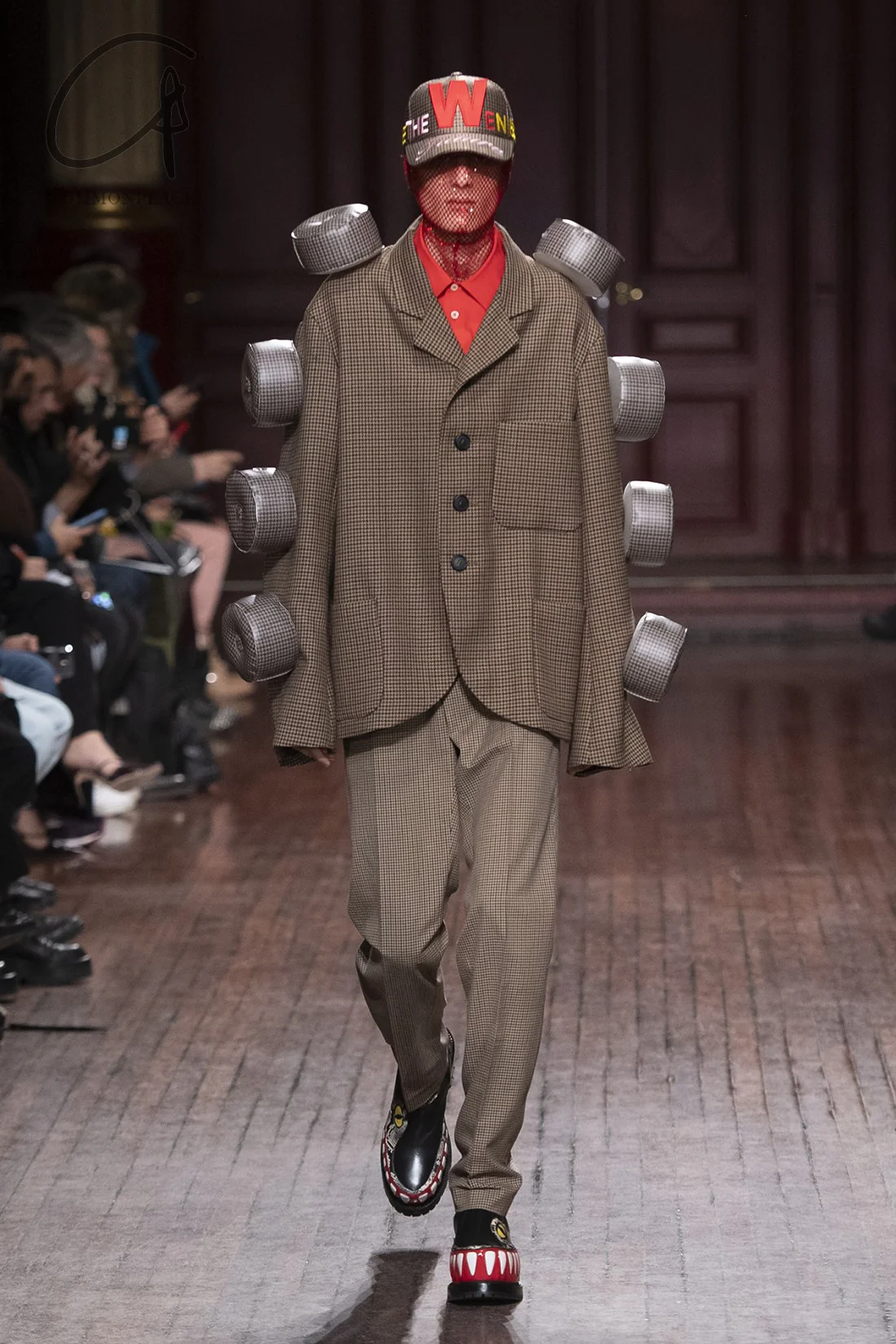 Walter Van Beirendonck revealing coat 1005 brown - Image 5