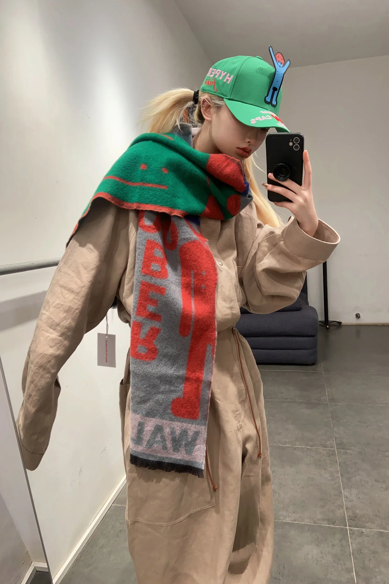 Walter Van BeirendonCK Scarf AW22-23 9006 Green - Image 5