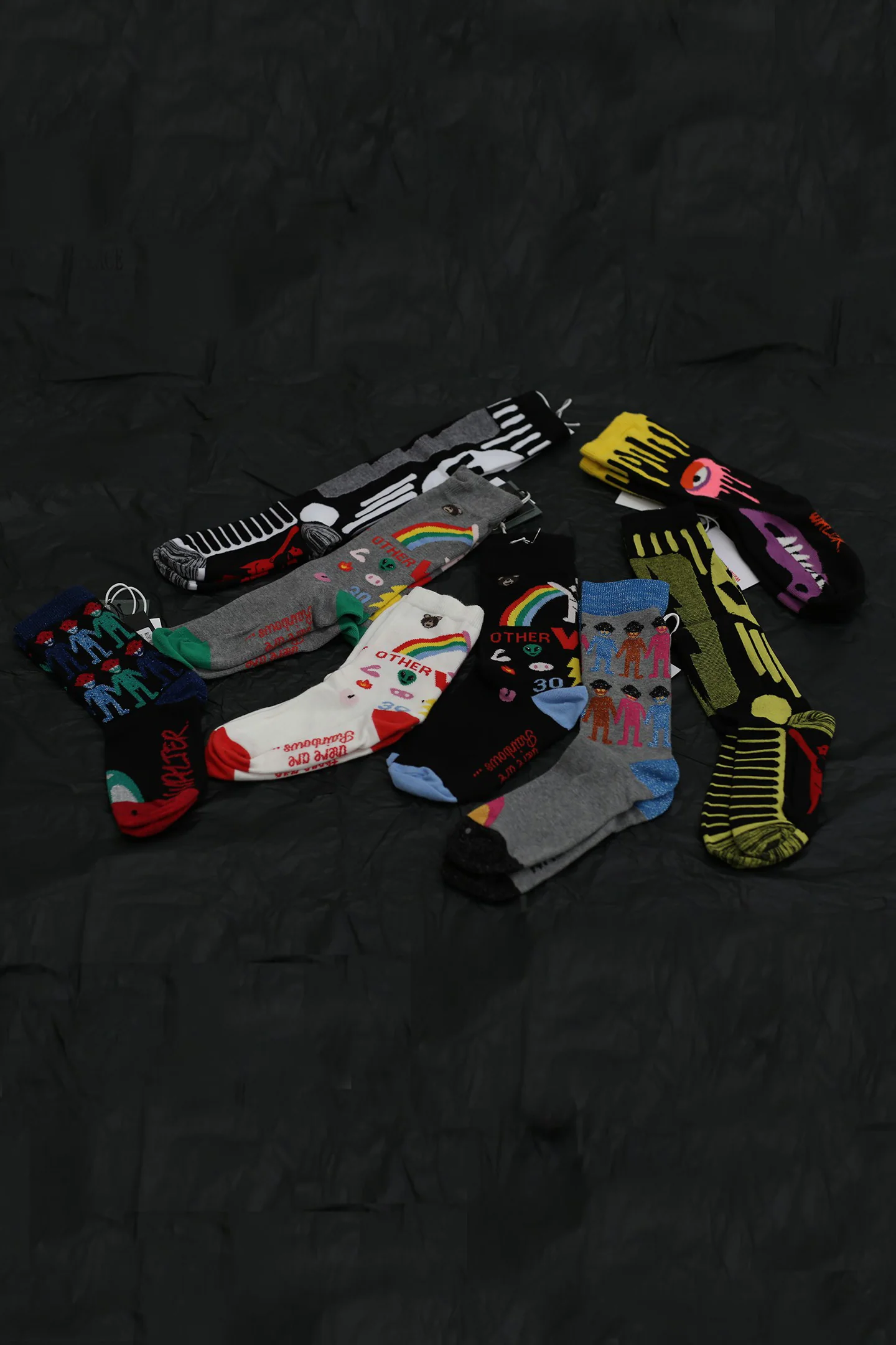 Walter Van Beirendonck printed mid-calf socks 9001 black and white 8 - Image 4